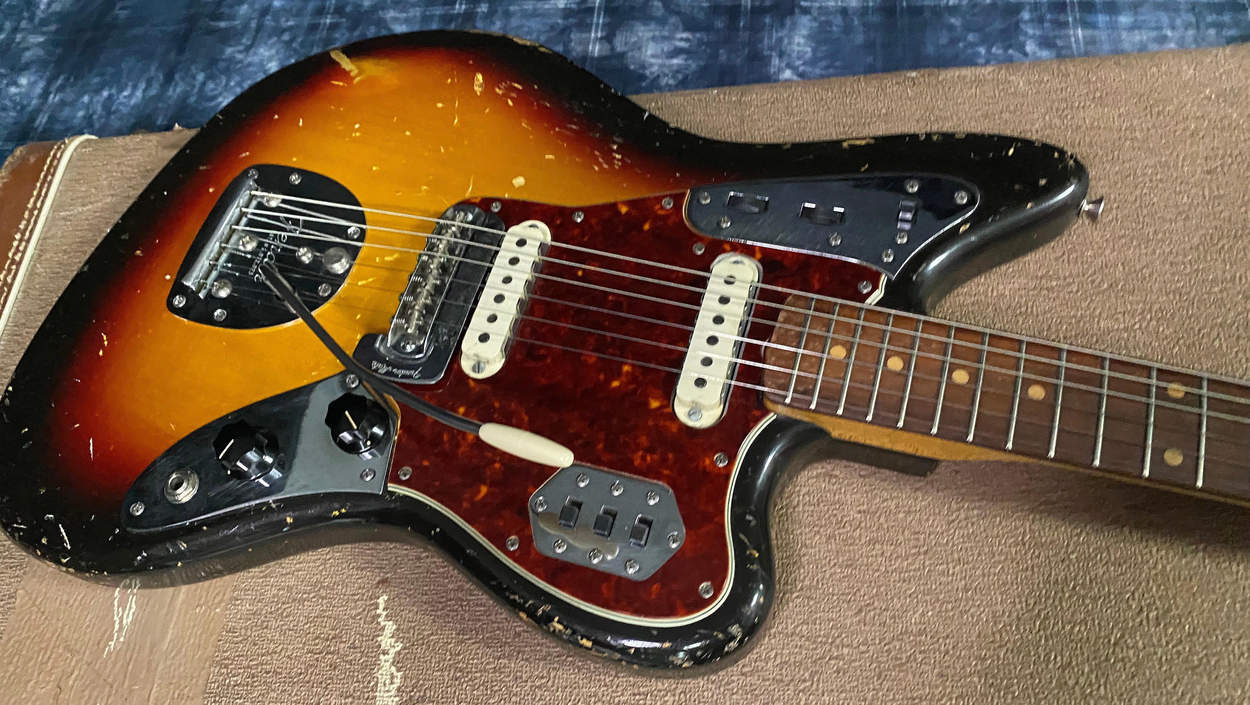 1963 Fender Jaguar - 3-Tone Sunburst - 100% Original! Brazilian Fretboard - Weighs in at 7.9lbs