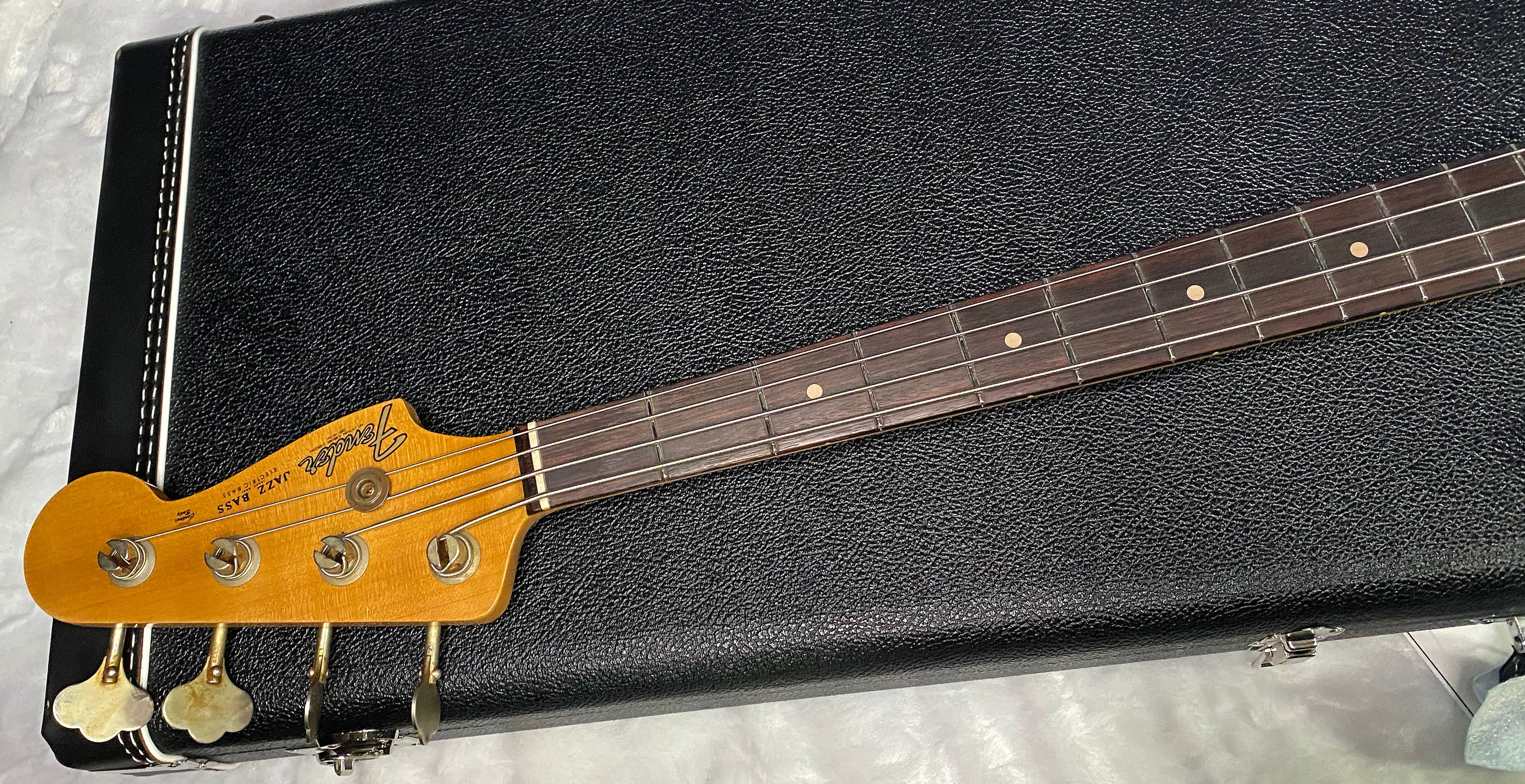 NEW! Fender Custom Shop 64 Jazz Bass Relic - Olympic White Finish - Only 9 lbs - Authorized Dealer - G07480
