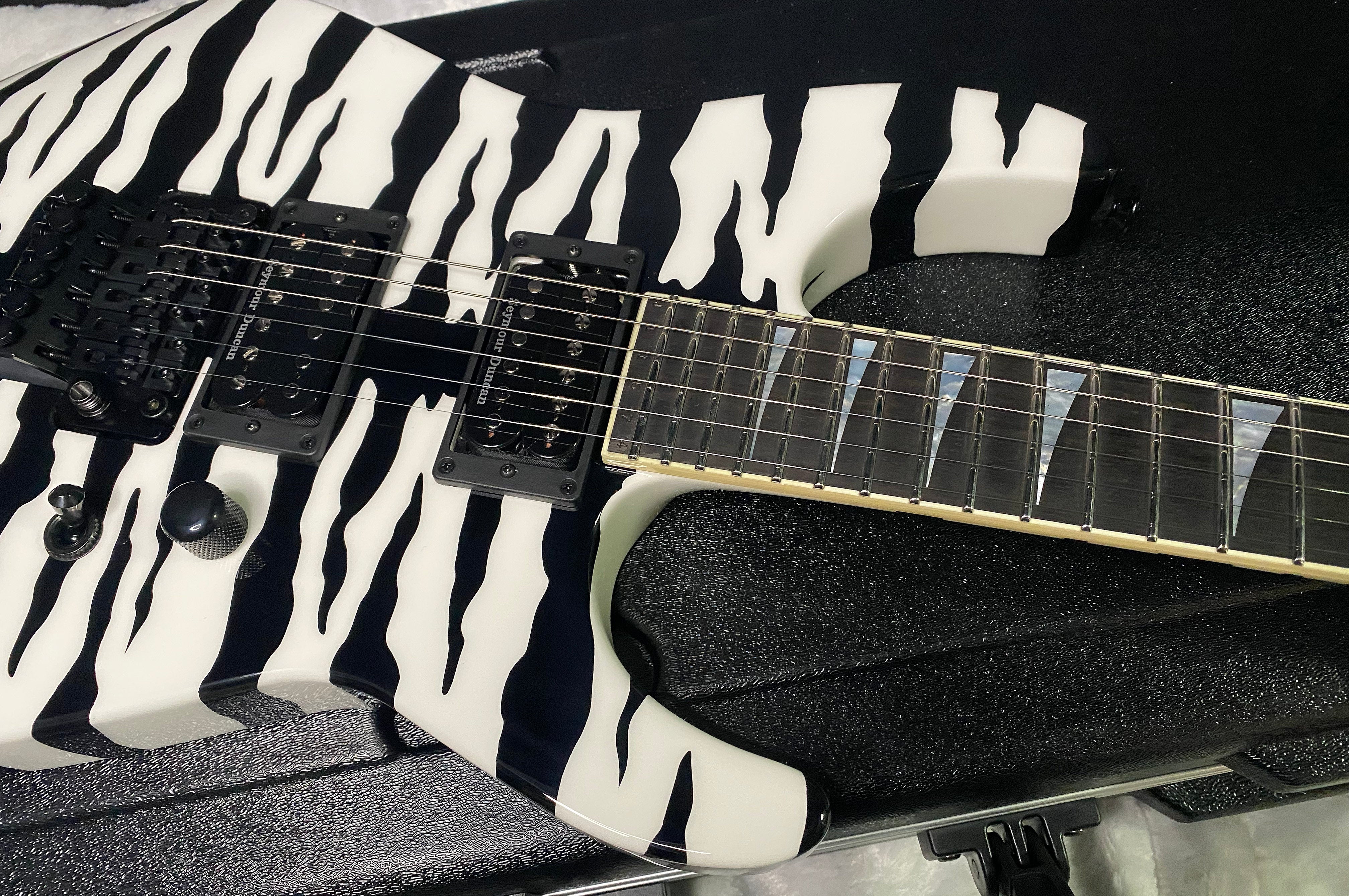 NEW ! Jackson Custom Shop SL2 Soloist Floyd Rose - Super RARE White Bengal Tiger Finish - Authorized Dealer - 7.9lbs - G07483