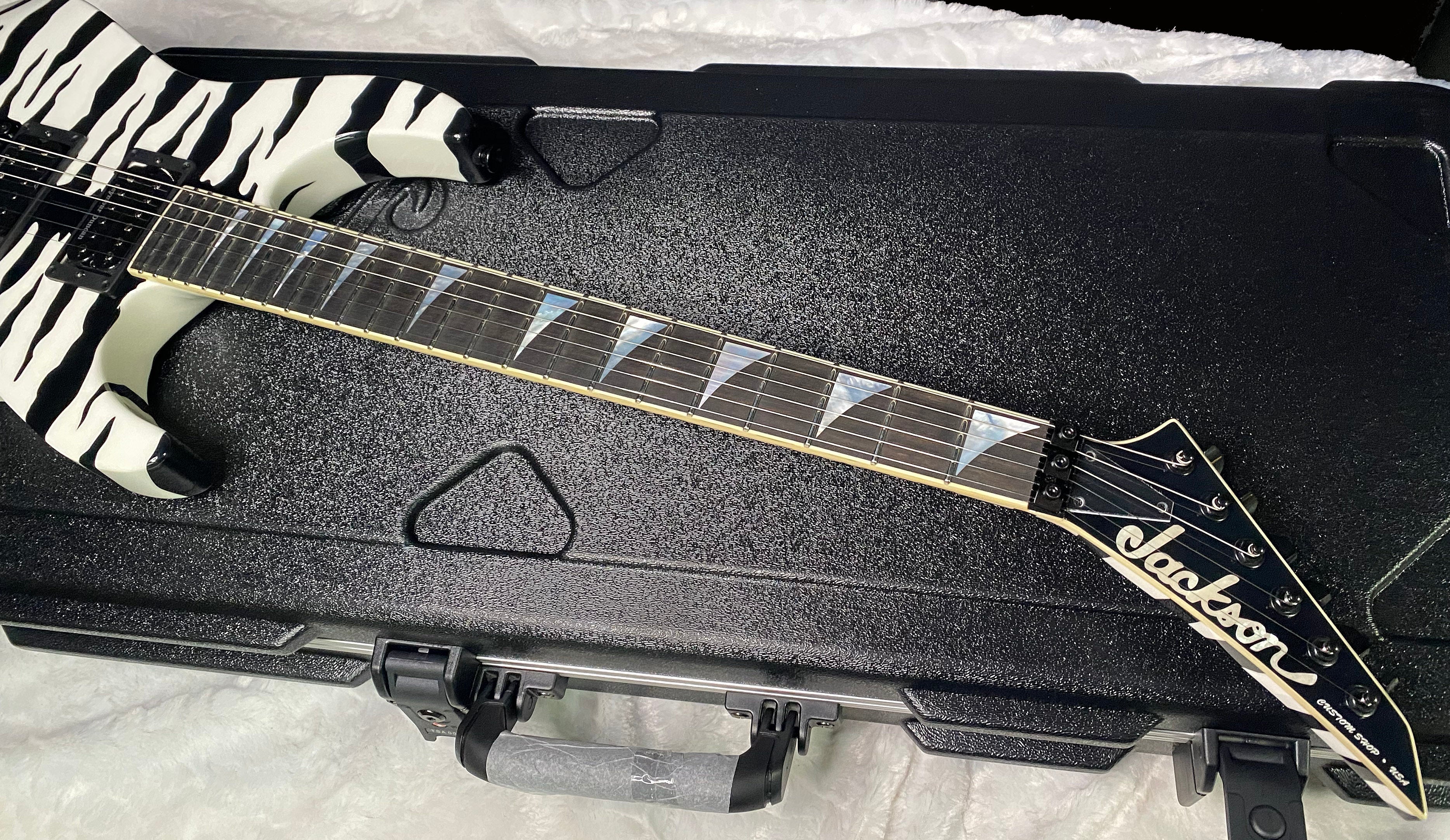 NEW ! Jackson Custom Shop SL2 Soloist Floyd Rose - Super RARE White Bengal Tiger Finish - Authorized Dealer - 7.9lbs - G07483