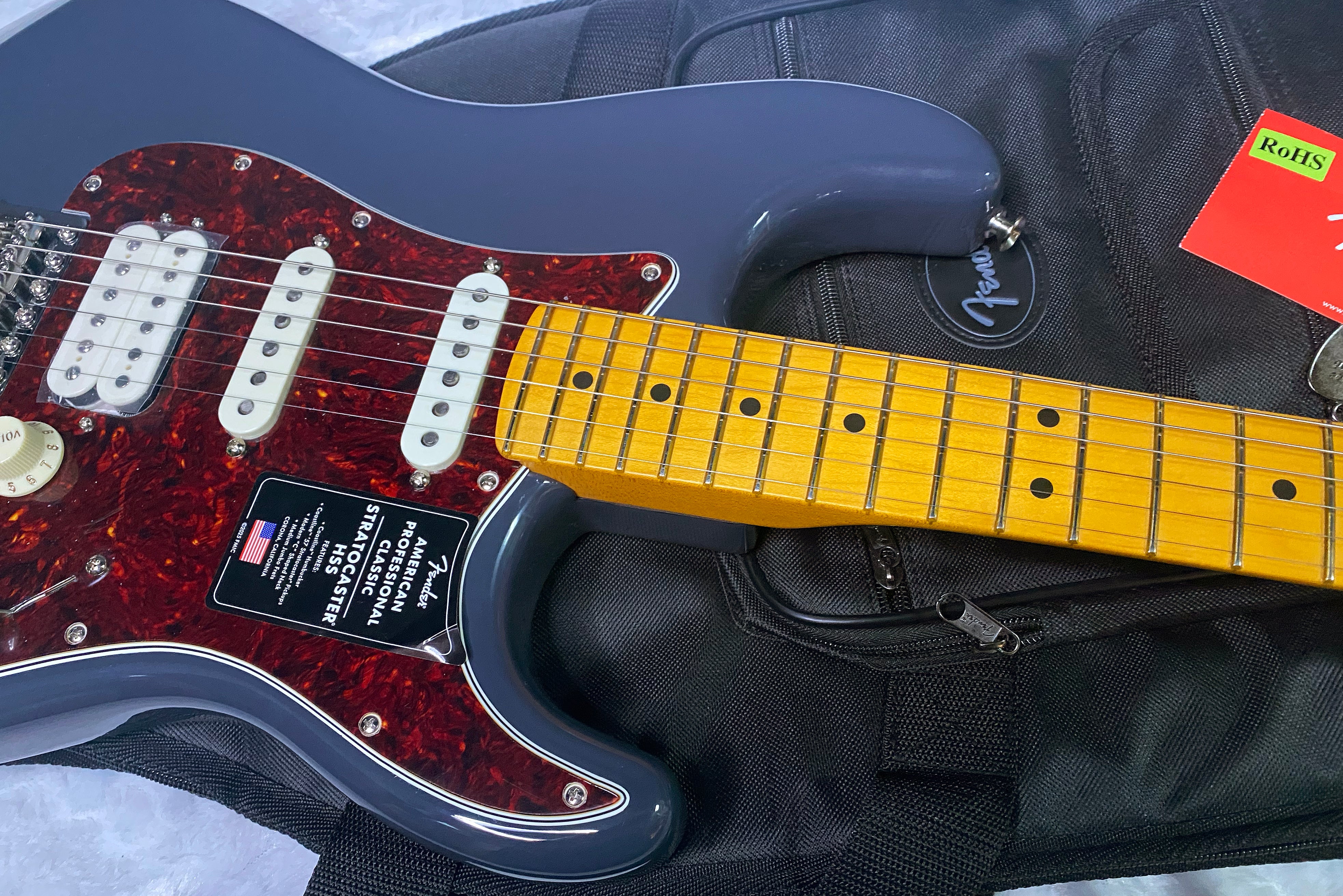 NEW ! Fender American Professional Classic Stratocaster HSS - Faded Black - 7.7lbs - Authorized Dealer - G07504