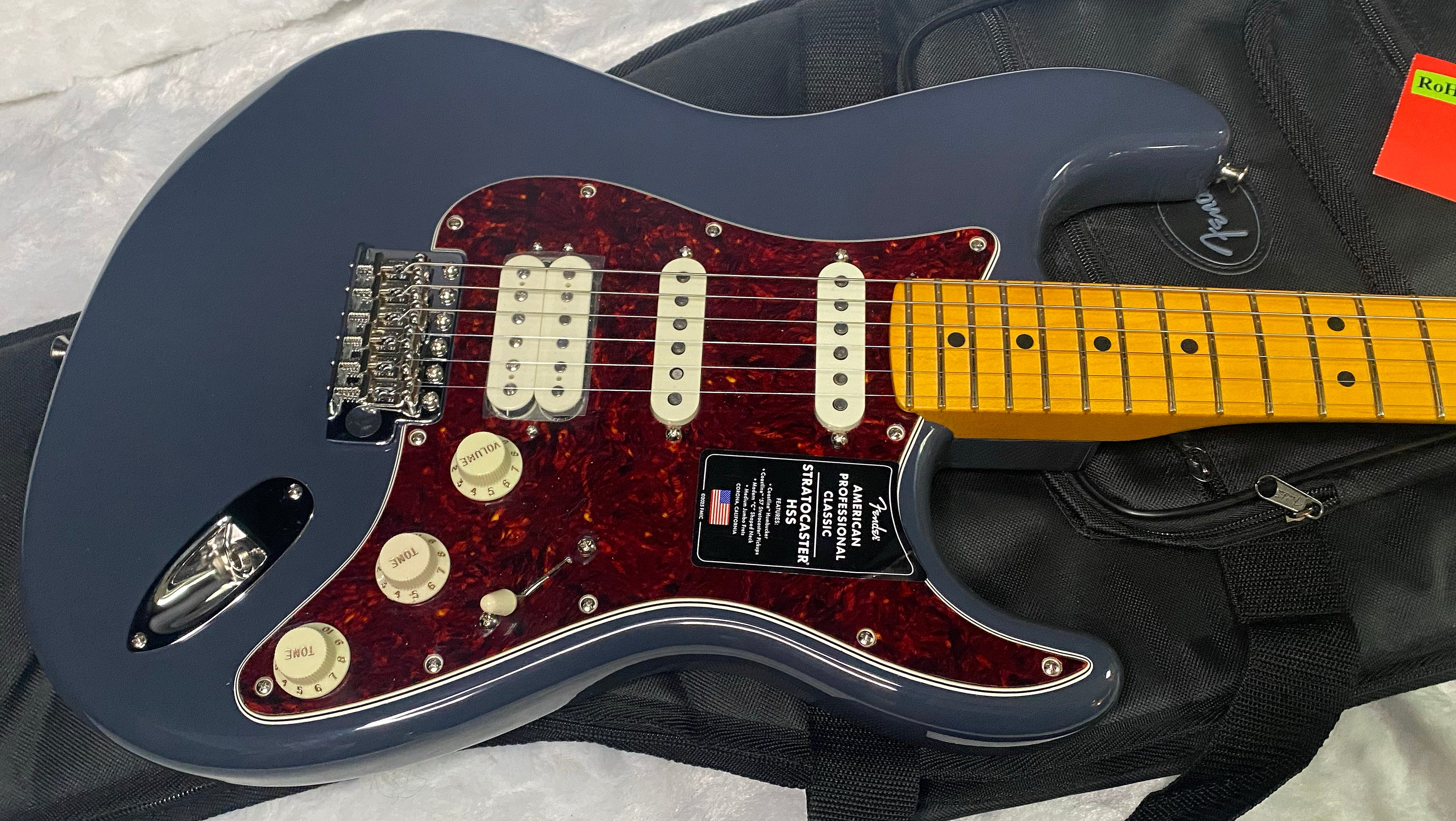 NEW ! Fender American Professional Classic Stratocaster HSS - Faded Black - 7.7lbs - Authorized Dealer - G07504
