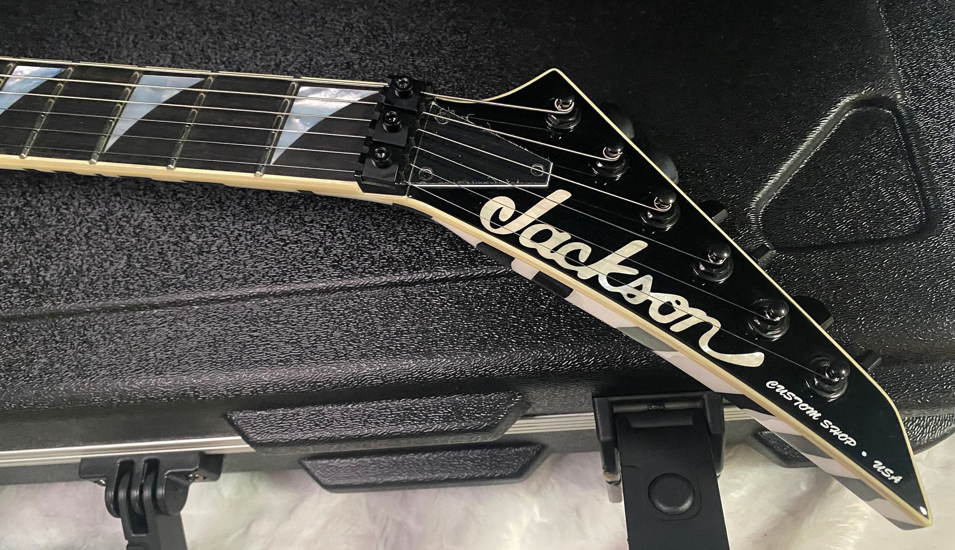 NEW ! Jackson Custom Shop SL2 Soloist Floyd Rose - Super RARE White Bengal Tiger Finish - Authorized Dealer - 8.2lbs - G07497