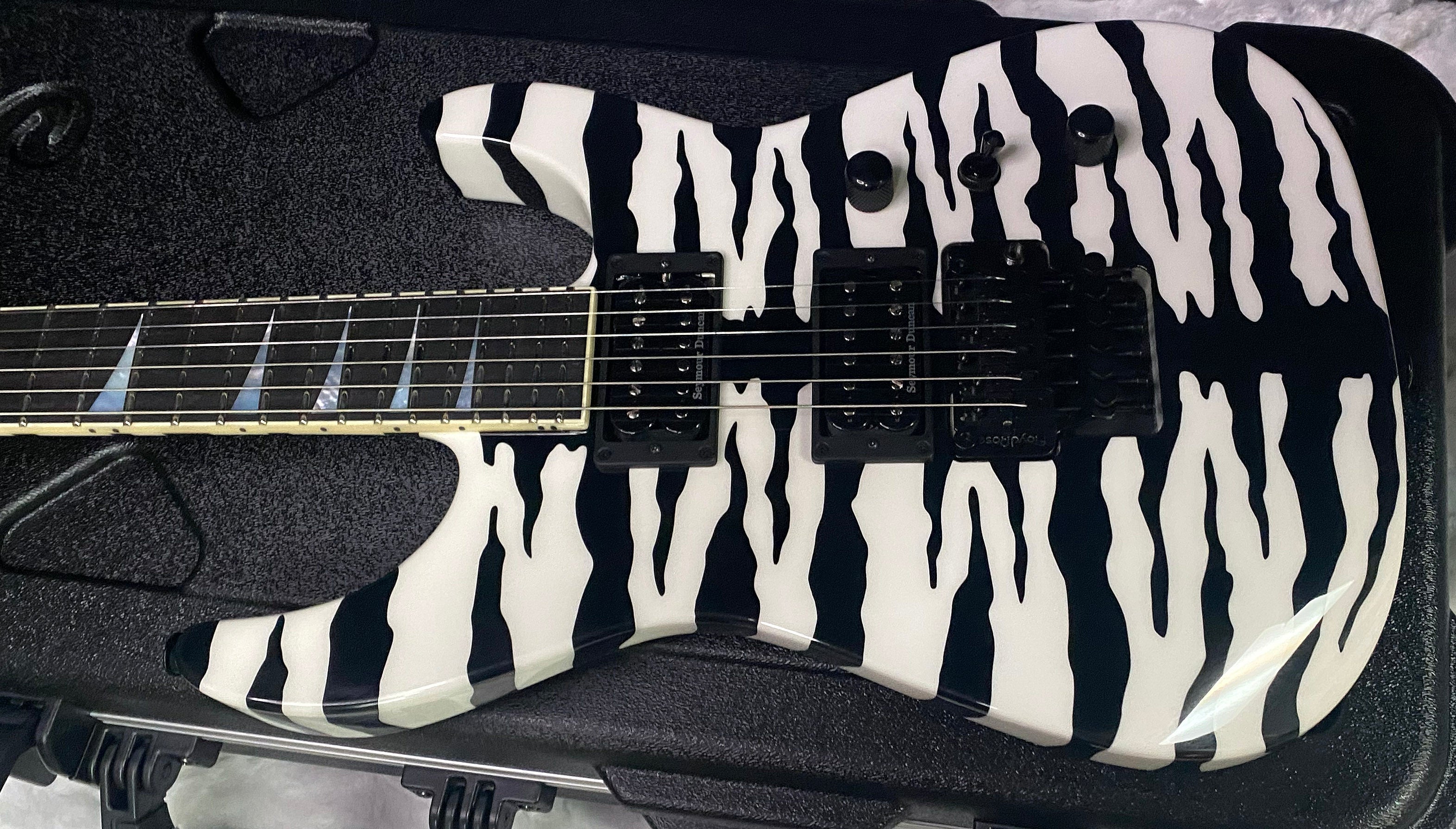 NEW ! Jackson Custom Shop SL2 Soloist Floyd Rose - Super RARE White Bengal Tiger Finish - Authorized Dealer - 8.2lbs - G07497