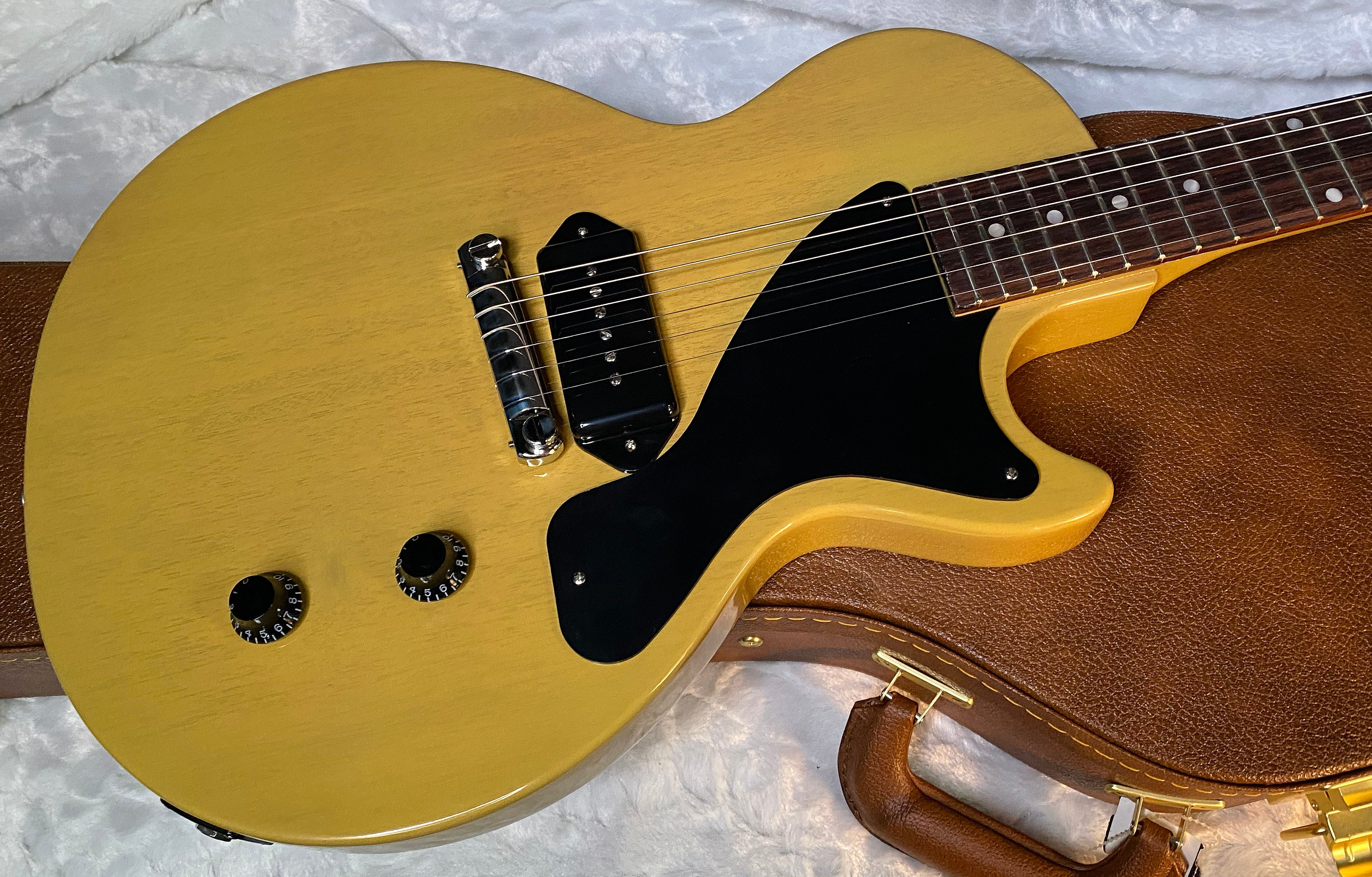 NEW! Gibson Les Paul Junior - TV Yellow - Authorized Dealer - 6.85 lbs - G06017