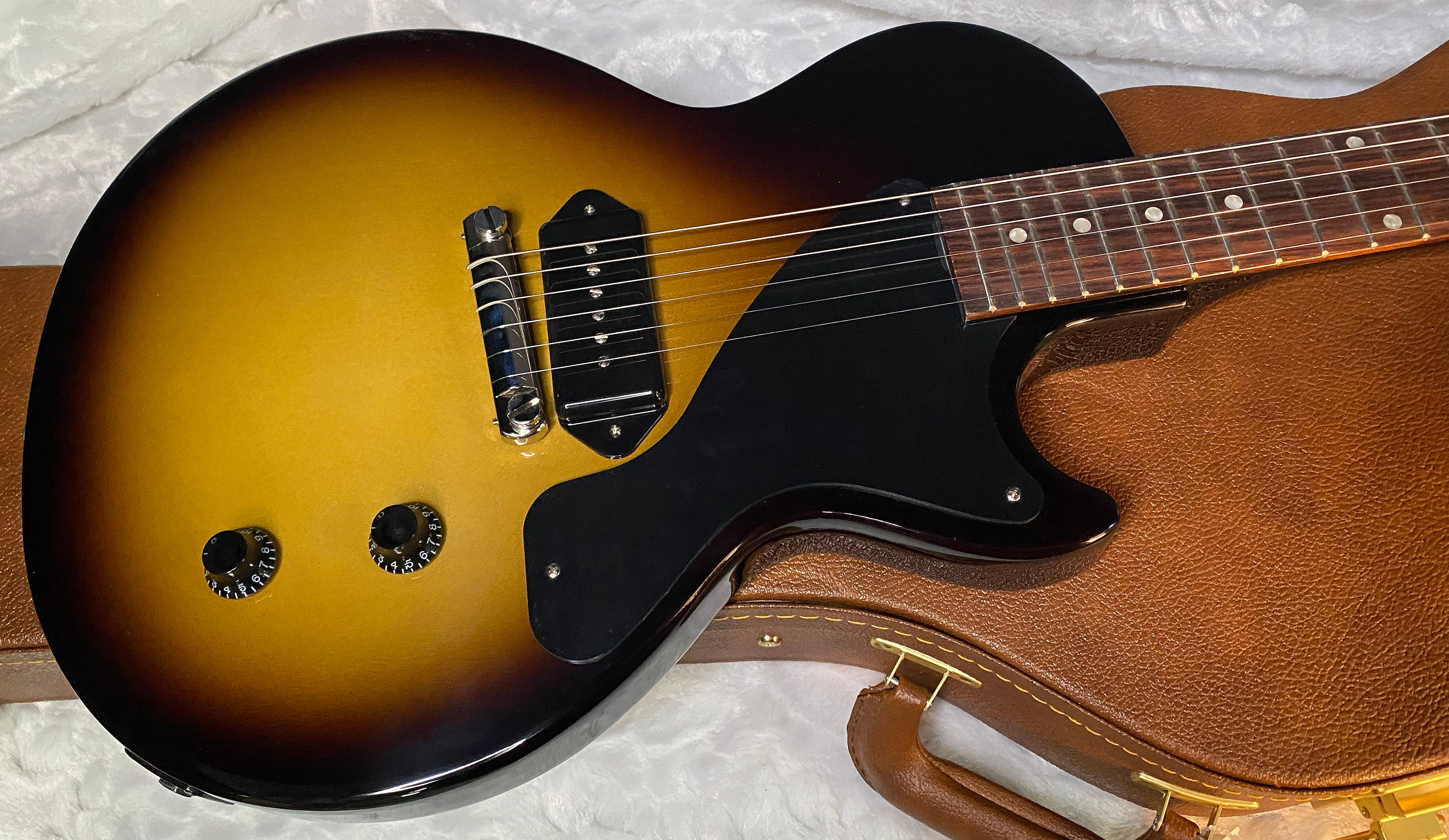 NEW ! Gibson Les Paul Junior - Vintage Sunburst - Authorized Dealer - Only 7.6 lbs - G06024