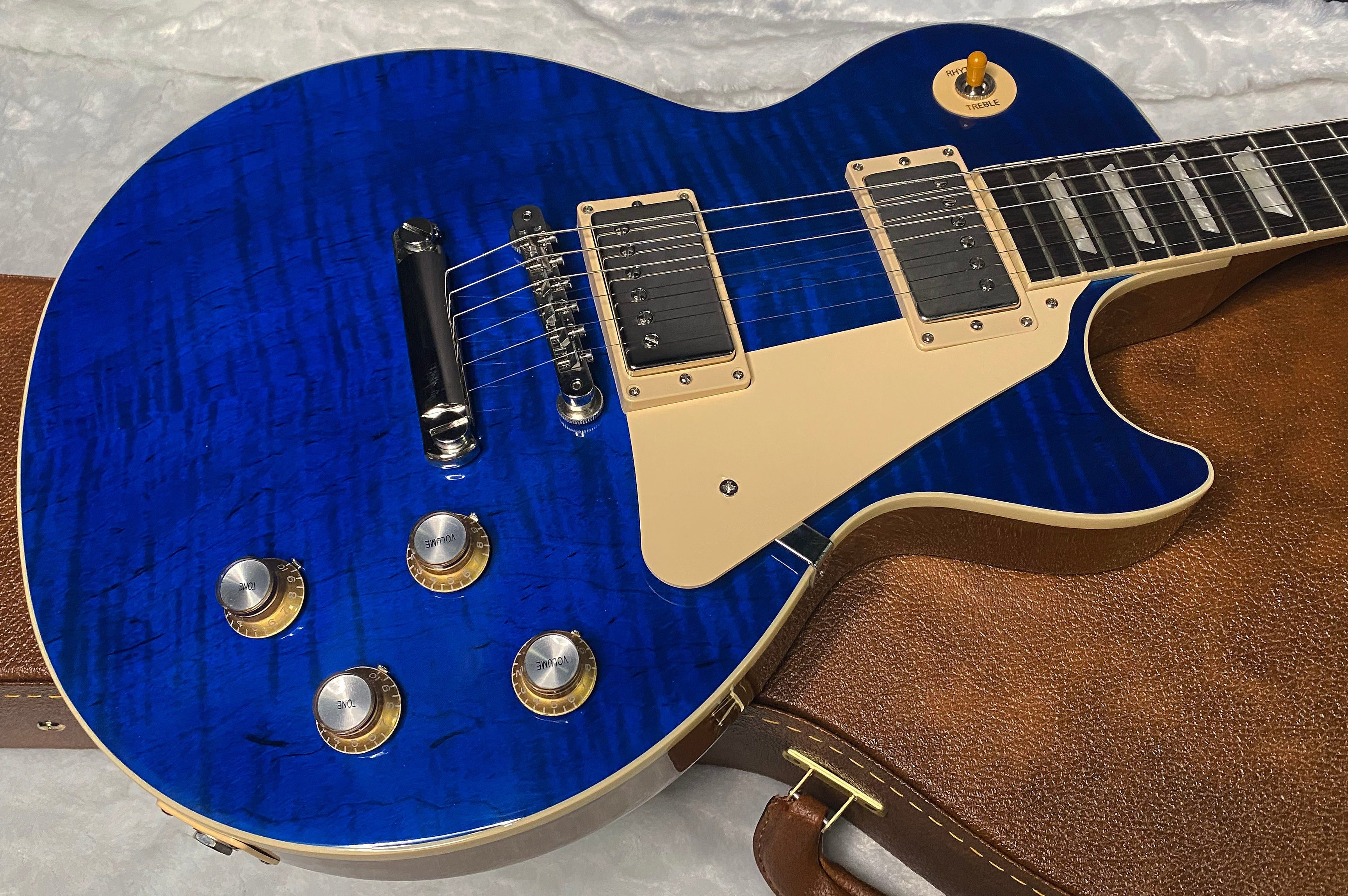 NEW ! Gibson Les Paul Standard '60s - AAA Flame - Viper Blue - Limited Edition - Only 9lbs - Monster Flame Top - Authorized Dealer - G07499