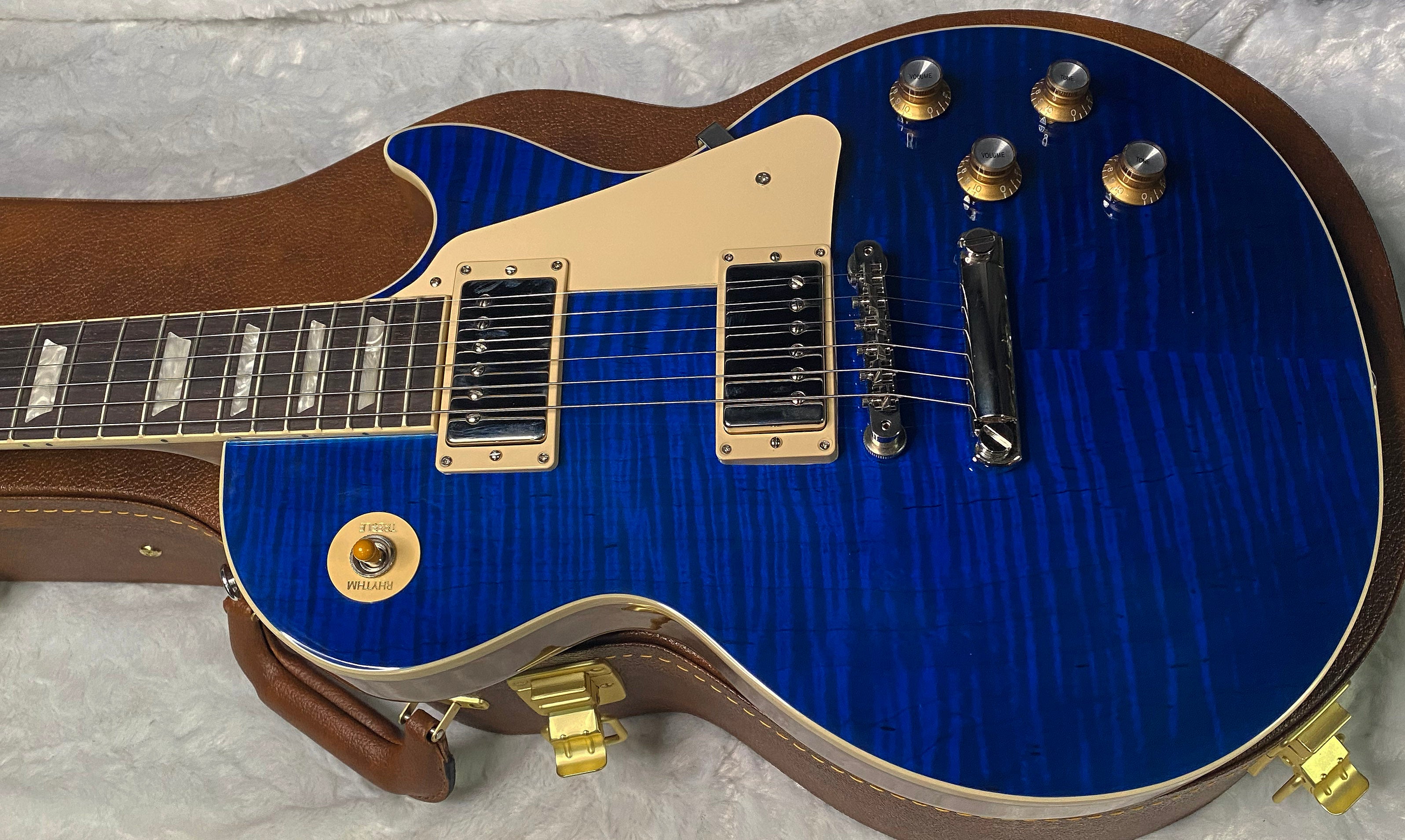 NEW ! Gibson Les Paul Standard '60s - AAA Flame - Viper Blue - Limited Edition - Only 9lbs - Monster Flame Top - Authorized Dealer - G07499