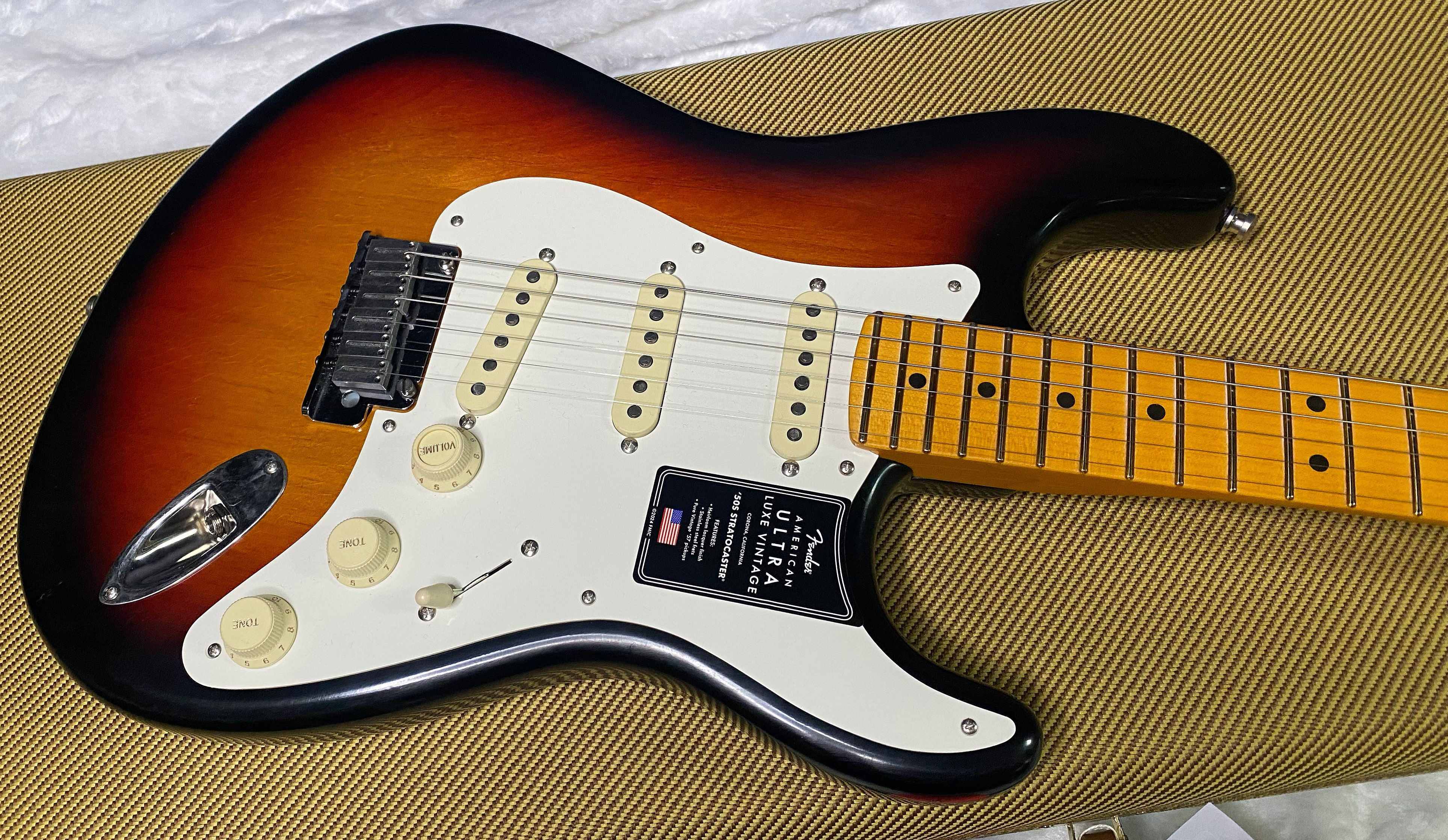 NEW! Fender American Ultra Luxe Vintage '50s Stratocaster - 3-Color Sunburst - Authorized Dealer - Sunburst - 7.5lbs - G07492