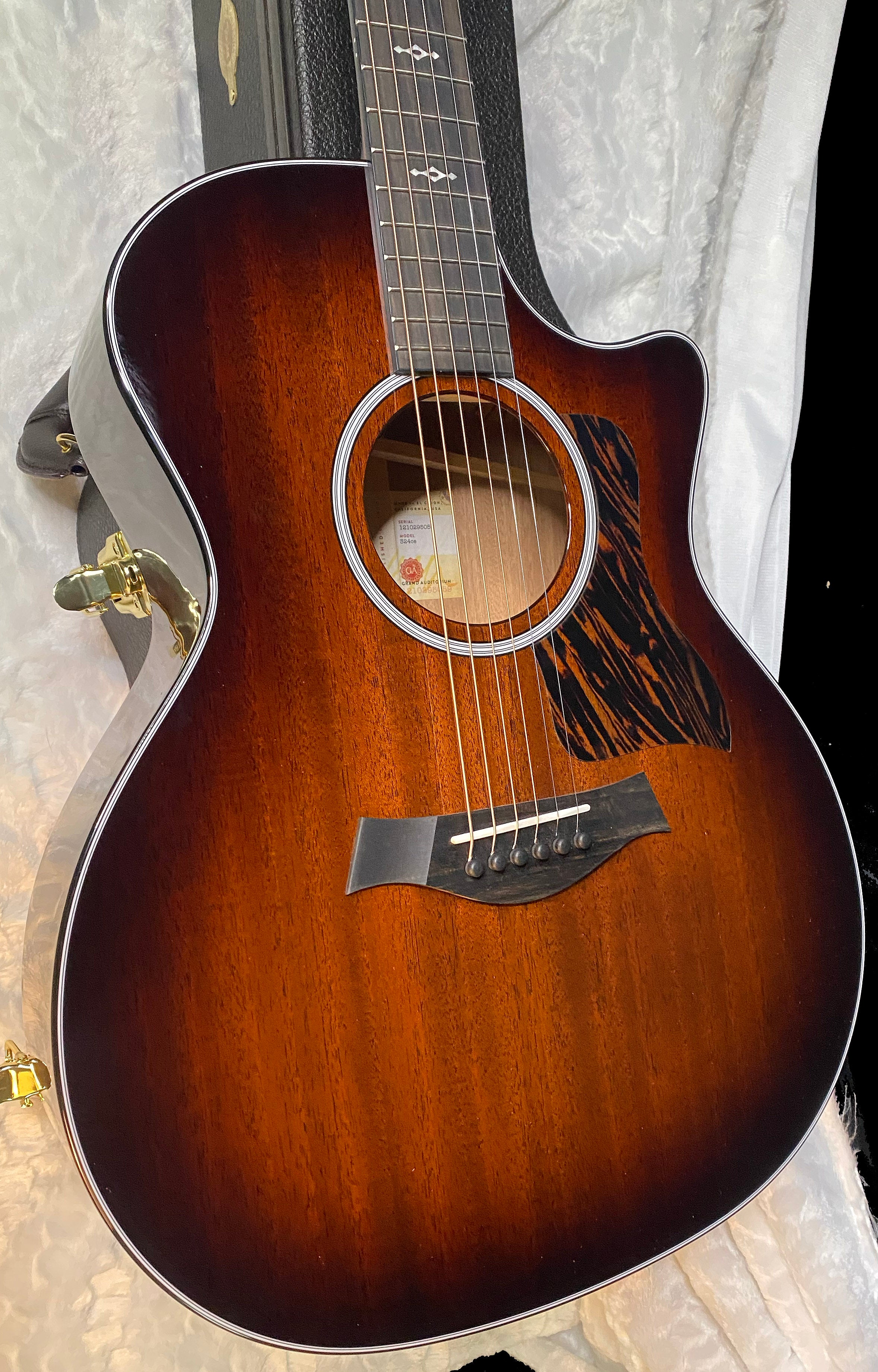 NEW! Taylor 324ce V-Class Grand Auditorium Acoustic-Electric Guitar - Tobacco - Authorized Dealer - 4.65lbs - G06049