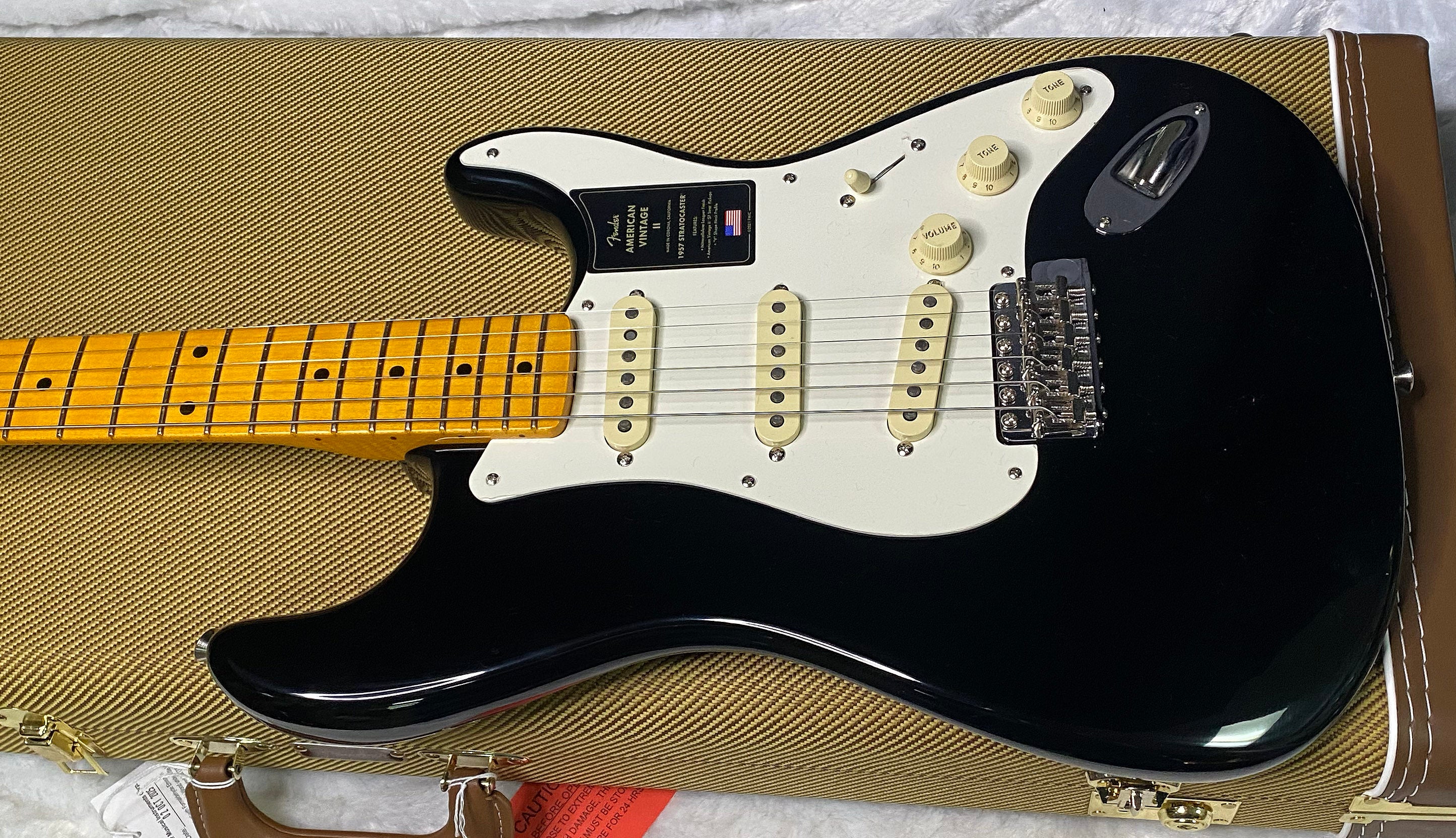 NEW ! Fender American Vintage II 1957 Stratocaster - Maple Fingerboard - Black - 7.5lbs - Authorized Dealer - G07486