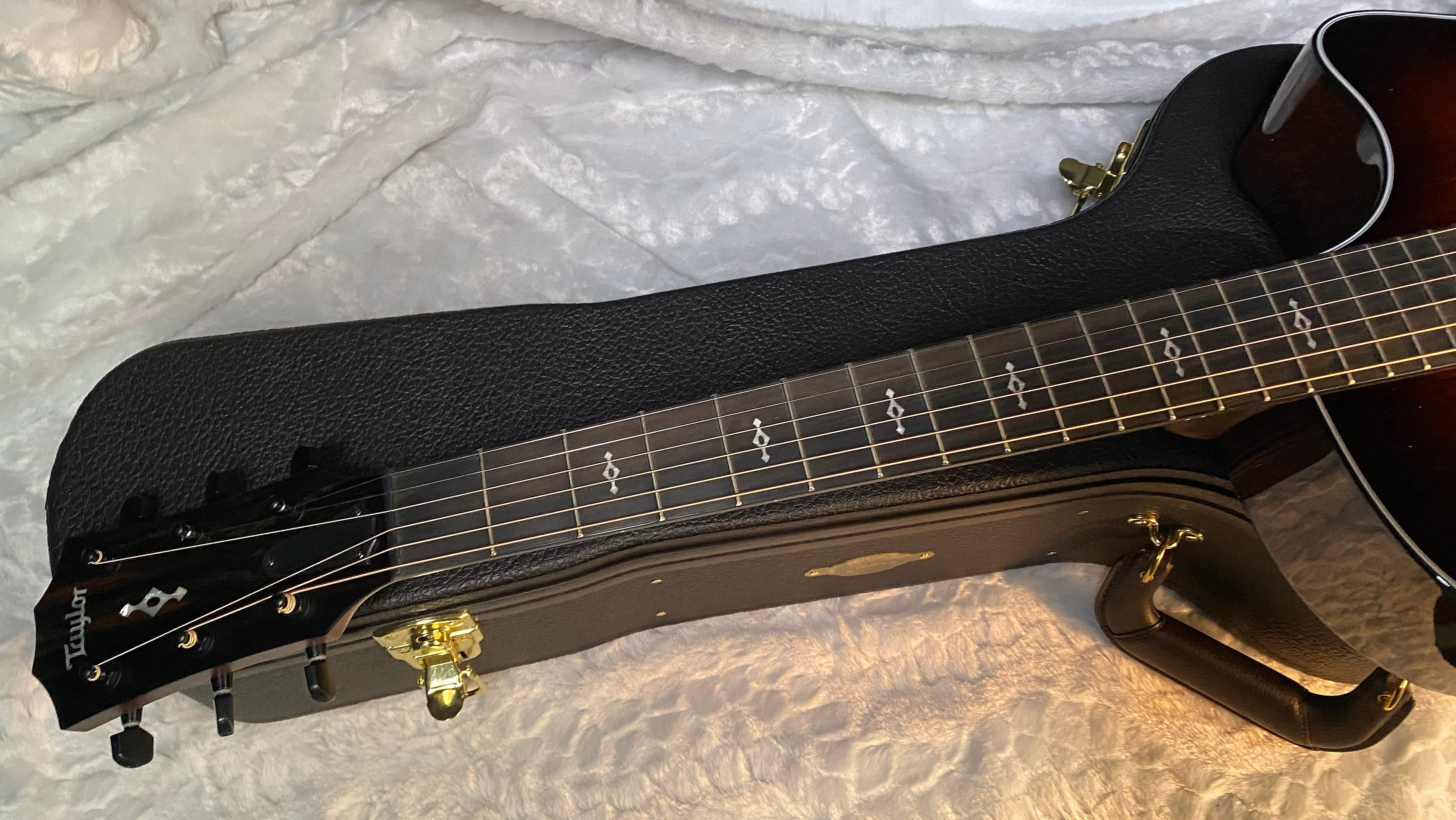 NEW! Taylor 324ce V-Class Grand Auditorium Acoustic-Electric Guitar - Tobacco - Authorized Dealer - 4.65lbs - G06049