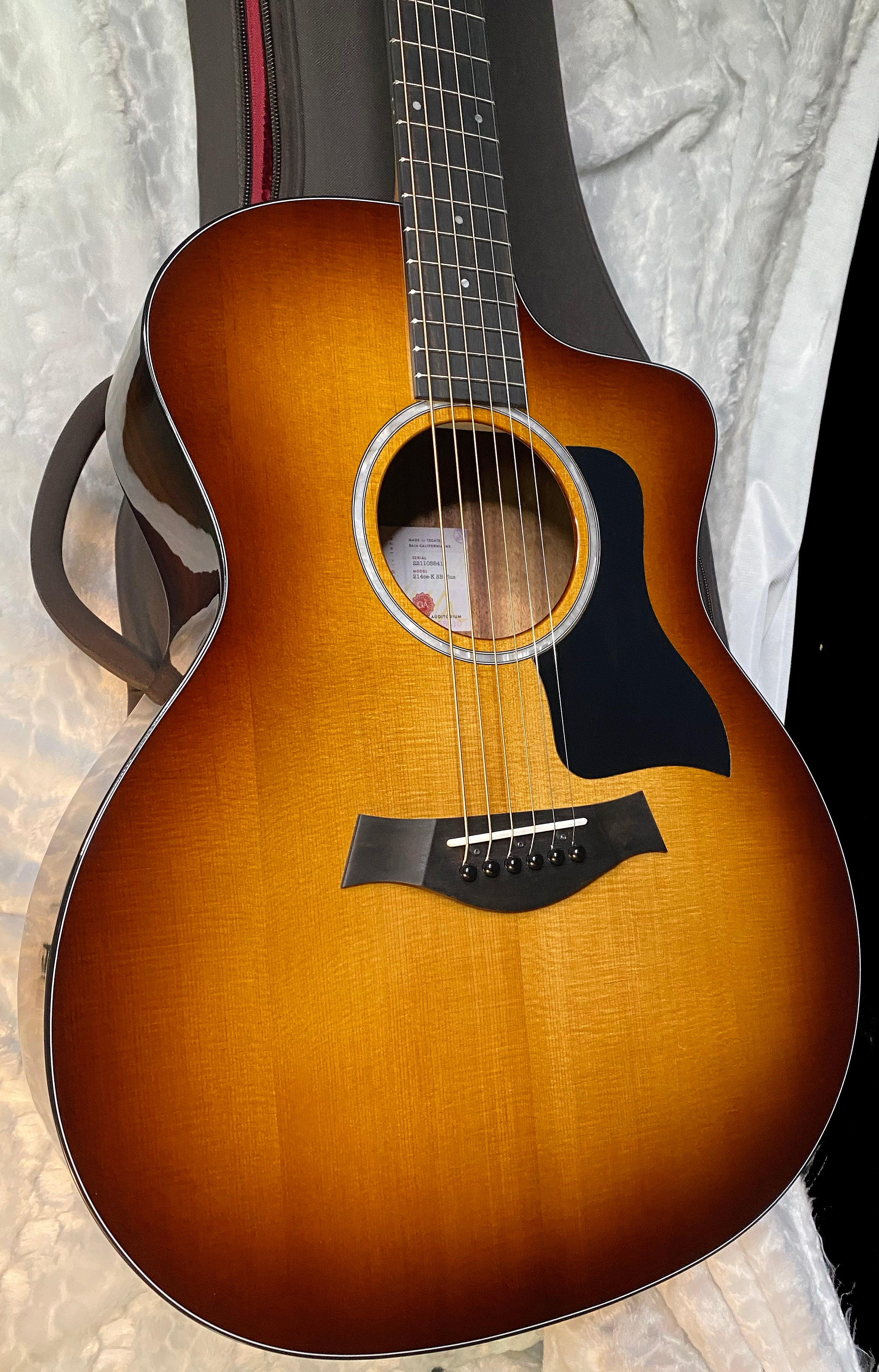 Taylor 214ce-K SB Plus Acoustic-electric Guitar - Shaded Edgeburst Finish - 4.6lbs - Authorized Dealer - G06050