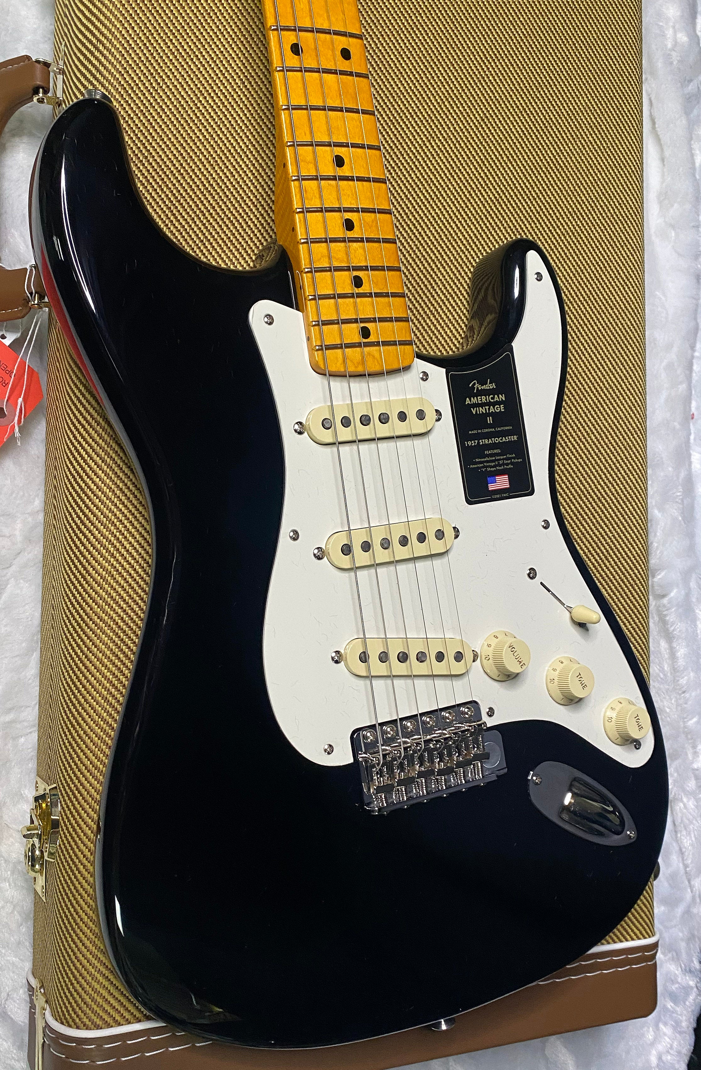 NEW ! Fender American Vintage II 1957 Stratocaster - Maple Fingerboard - Black - 7.5lbs - Authorized Dealer - G07485