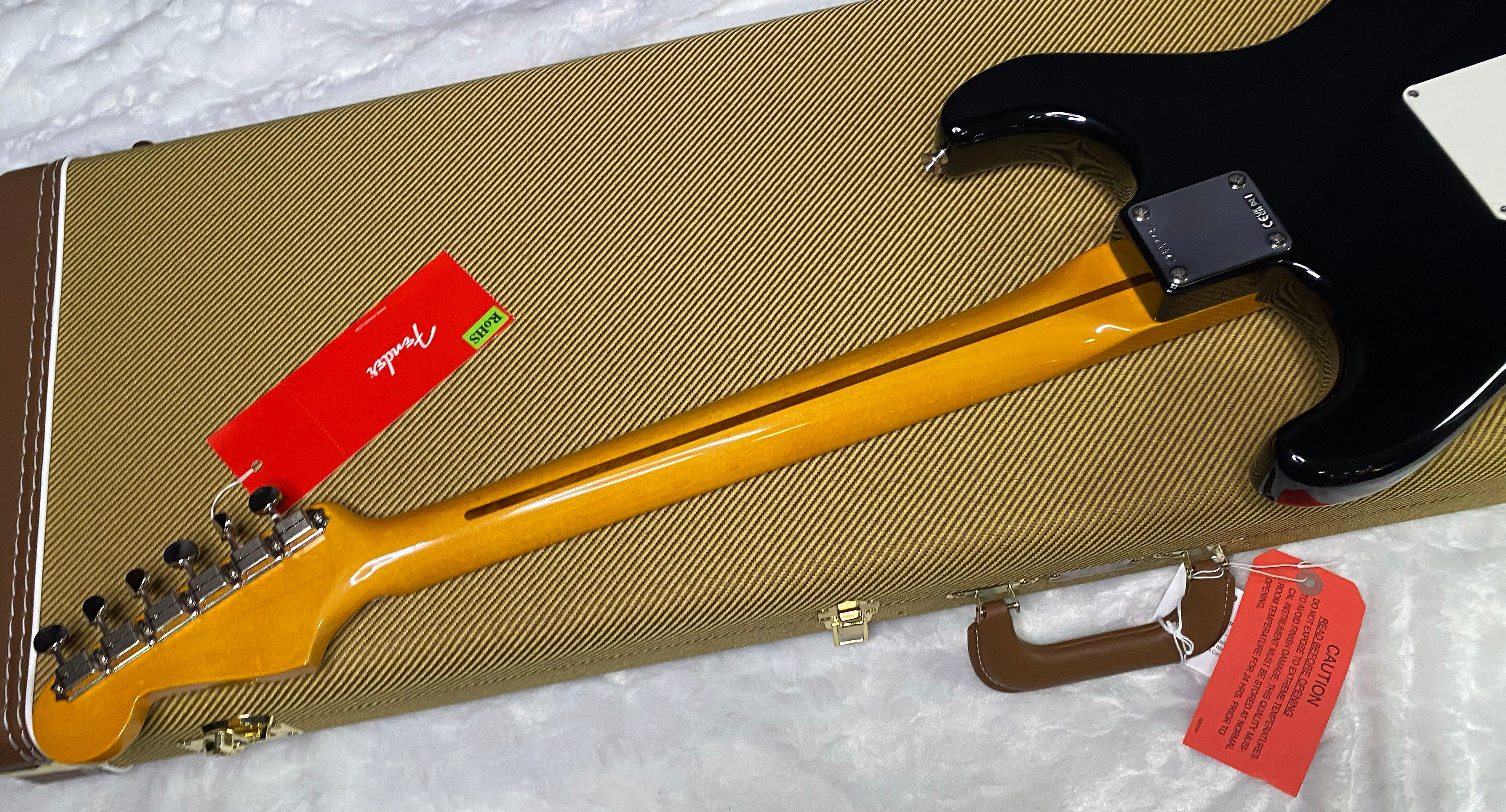 NEW ! Fender American Vintage II 1957 Stratocaster - Maple Fingerboard - Black - 7.5lbs - Authorized Dealer - G07485