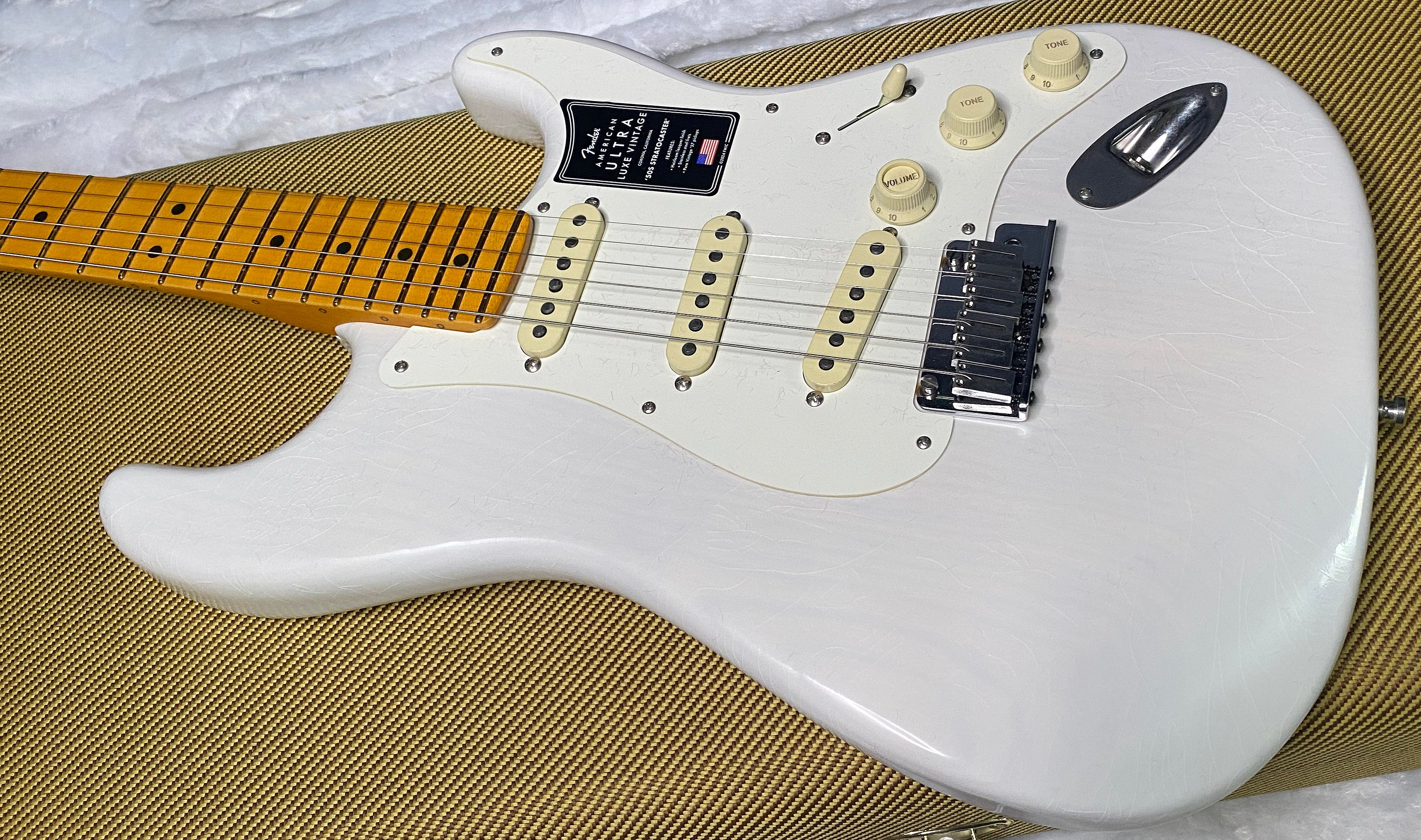 NEW ! Fender American Ultra Luxe Vintage '50s Stratocaster - White Blonde - Authorized Dealer - 7.9lbs - G07494