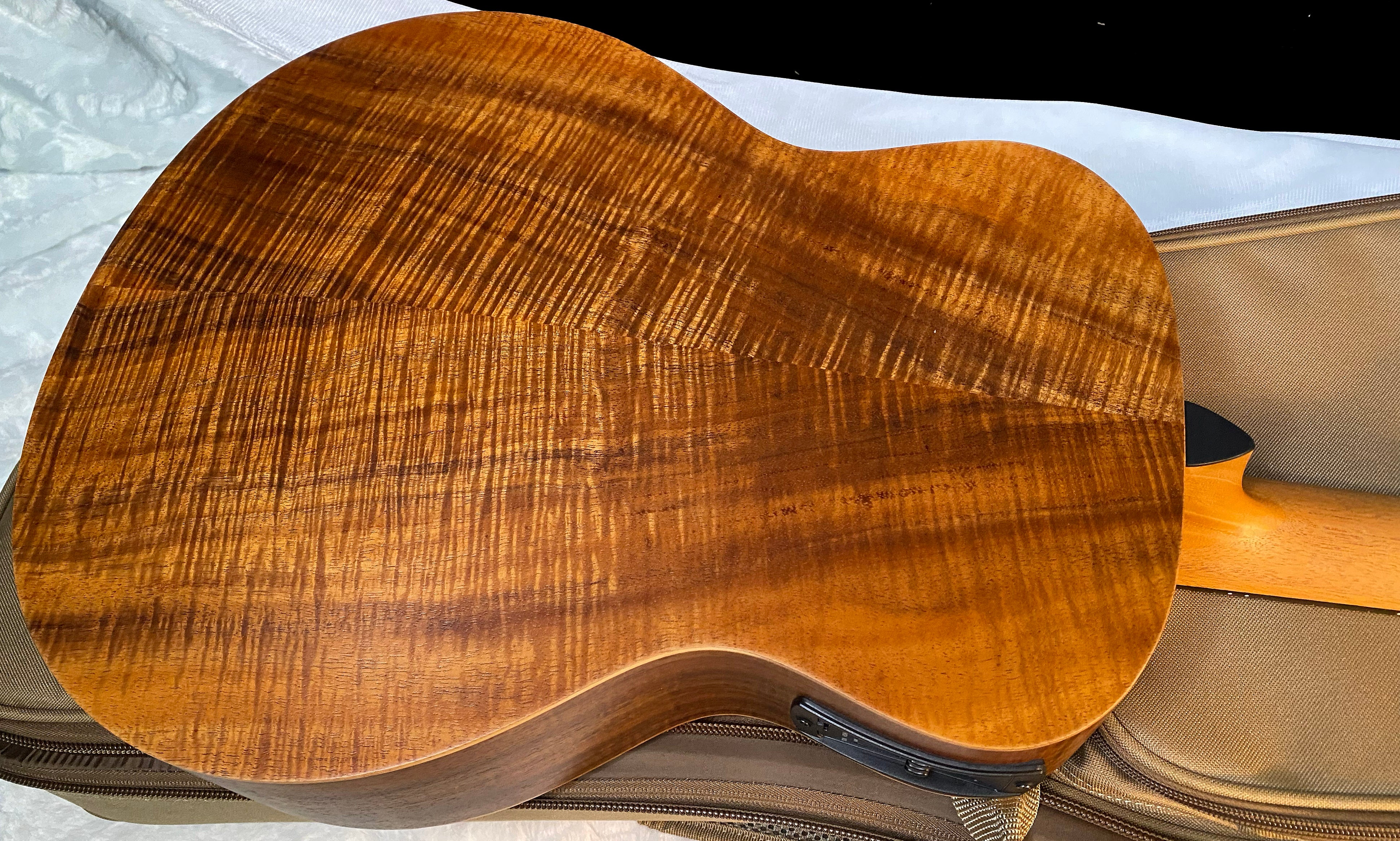 NEW! Taylor GS Mini-e LTD AAA Figured Koa - Natural - Authorized Dealer - Absolutely Beautiful! 3.7lbs - Gig Bag - Authorized Dealer - G06042