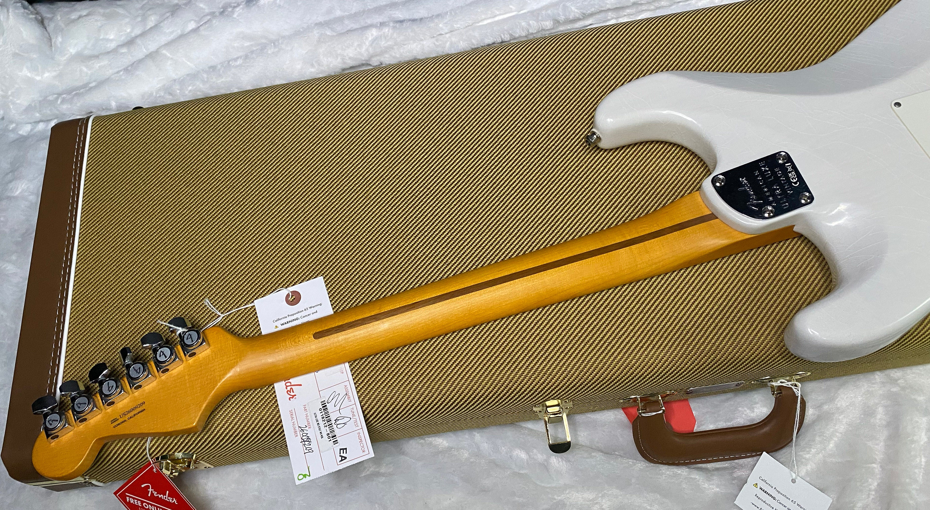 NEW ! Fender American Ultra Luxe Vintage '50s Stratocaster - White Blonde - Authorized Dealer - 7.9lbs - G07494