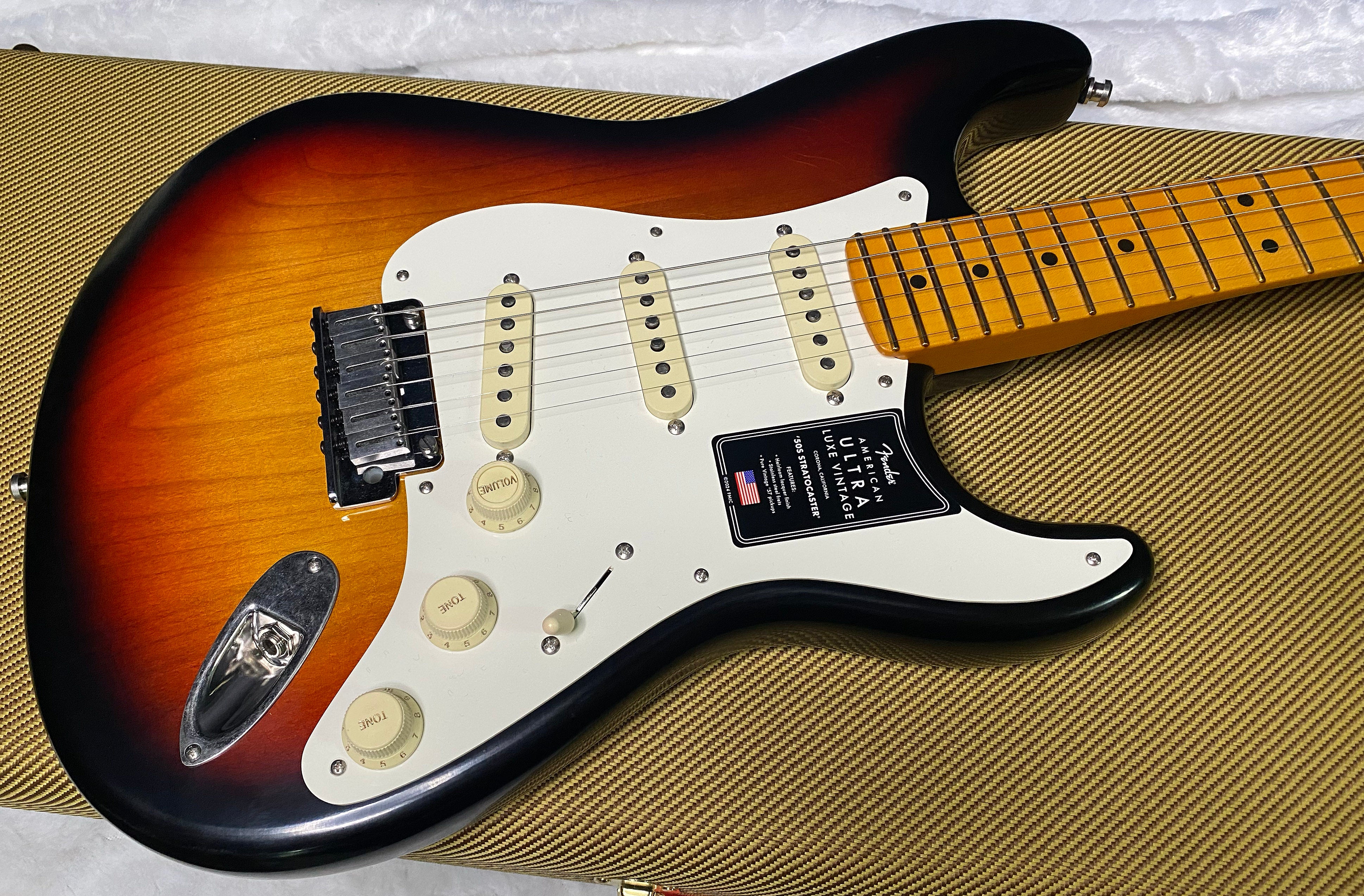 NEW! Fender American Ultra Luxe Vintage '50s Stratocaster - 3-Color Sunburst - Authorized Dealer - Sunburst - 7.6lbs - G07489