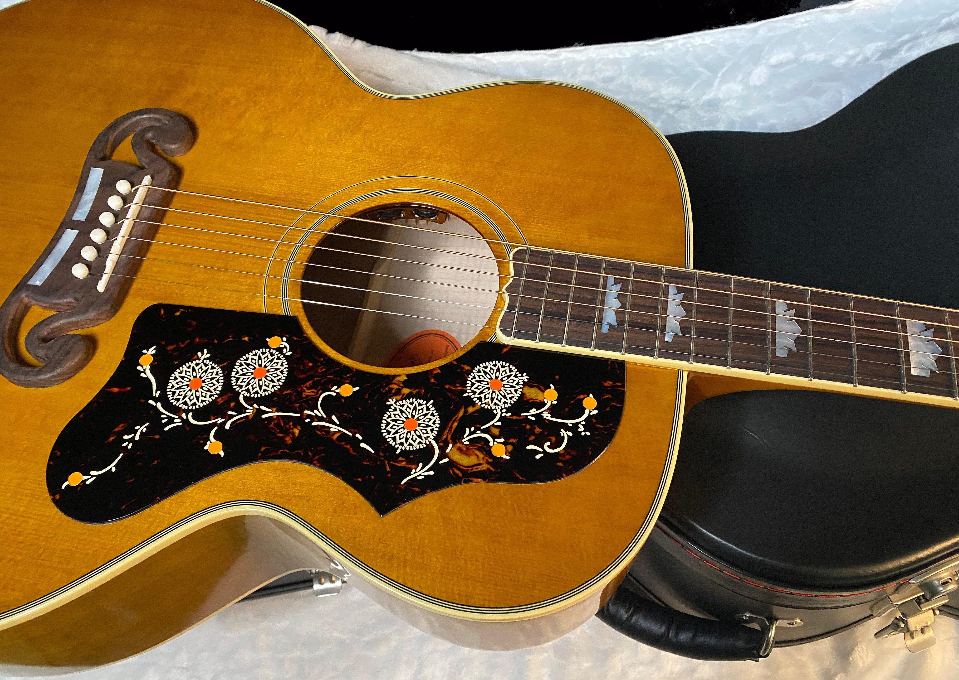 NEW ! Epiphone Inspired by 1957 Gibson SJ-200 J-200 Original Case - Authorized Dealer - 5.3lbs - G05401