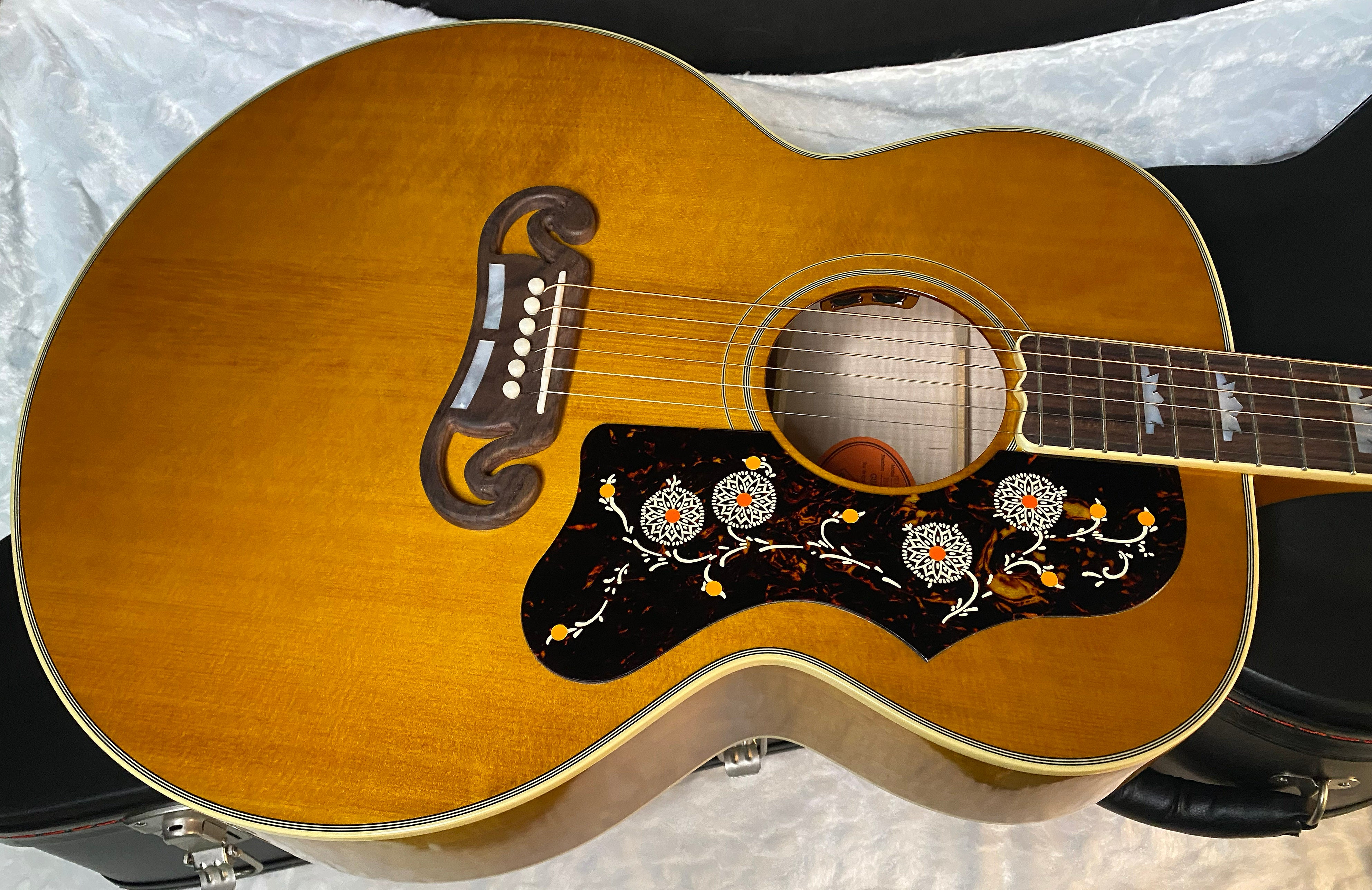 NEW ! Epiphone Inspired by 1957 Gibson SJ-200 J-200 Original Case - Authorized Dealer - 5.3lbs - G05401