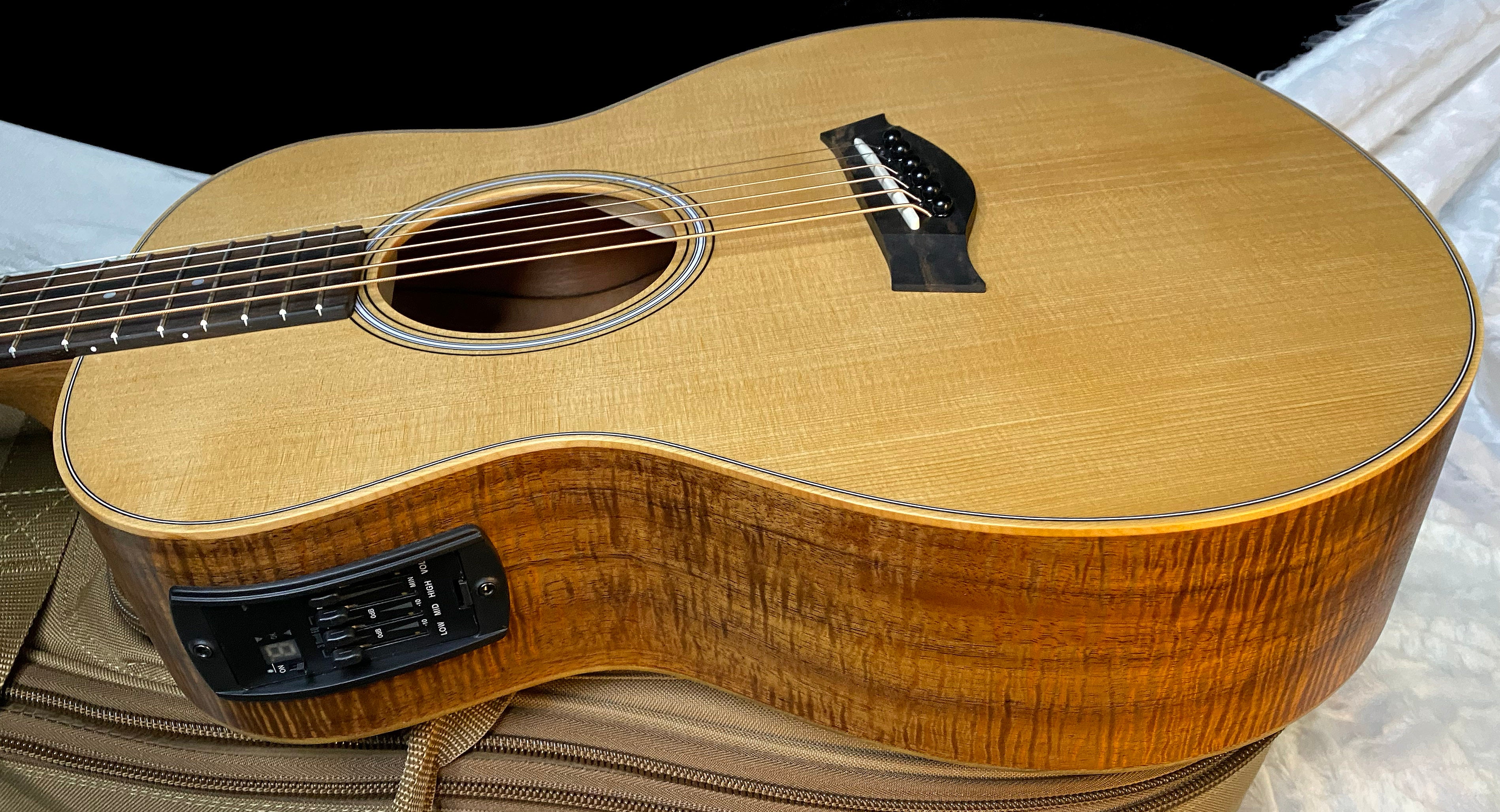 NEW! Taylor GS Mini-e LTD AAA Figured Koa - Natural - Authorized Dealer - Absolutely Beautiful! 3.8lbs - Gig Bag - Authorized Dealer - G06041