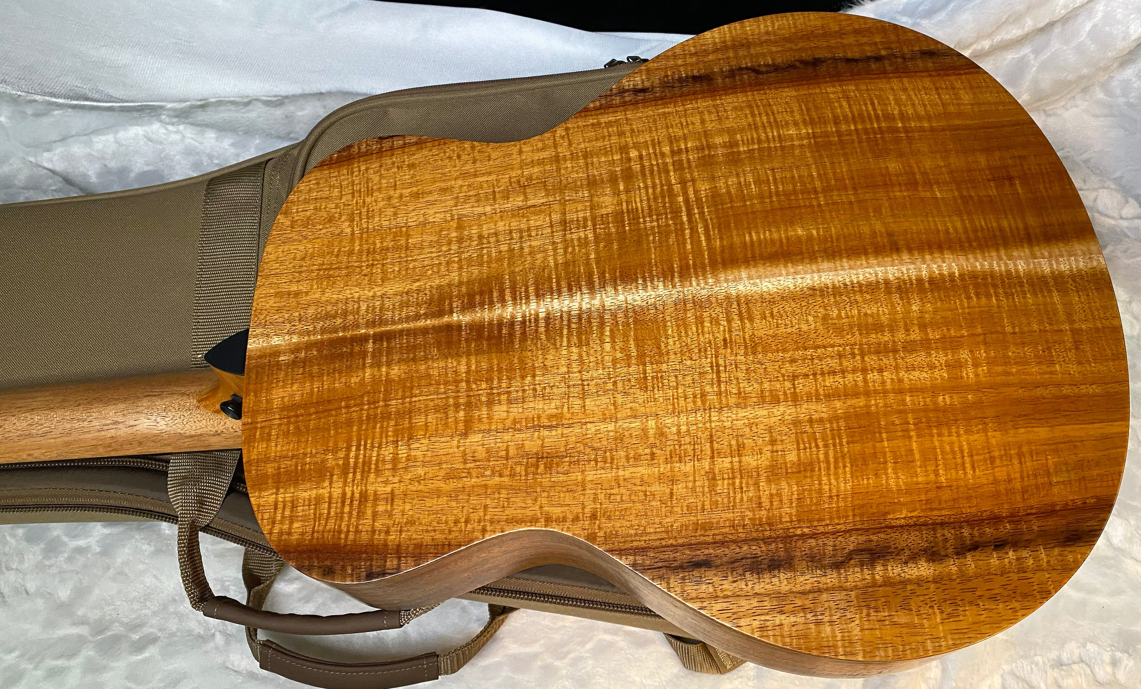 NEW! Taylor GS Mini-e LTD AAA Figured Koa - Natural - Authorized Dealer - Absolutely Beautiful! 3.7lbs - Gig Bag - Authorized Dealer - G06046