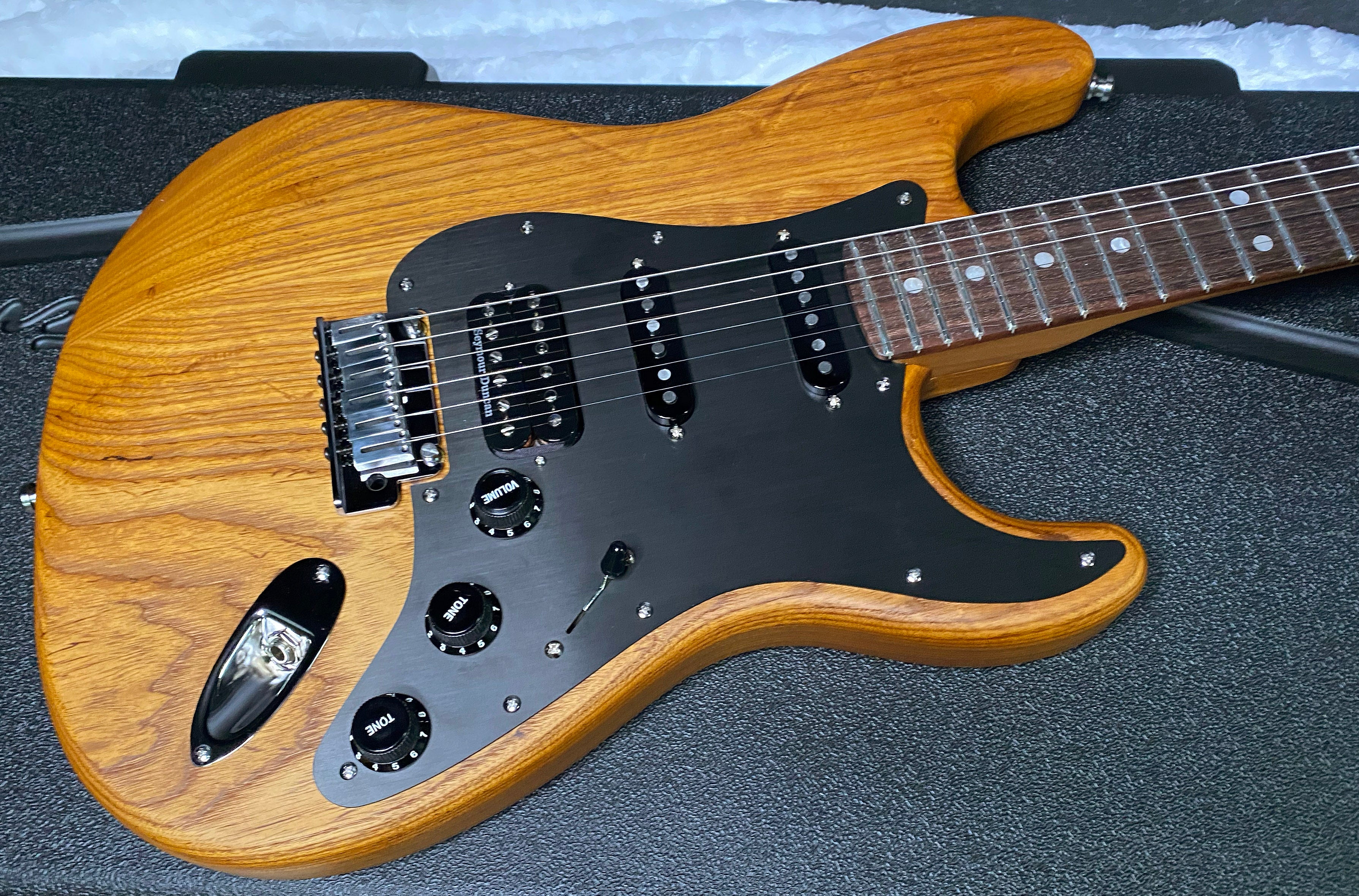 NEW! Fender Limited Edition American Ultra II Stratocaster Roasted Maple Fingerboard - Roasted Ash Body - Natural Finish - Only 7.4lbs - Authorized Dealer - G07509