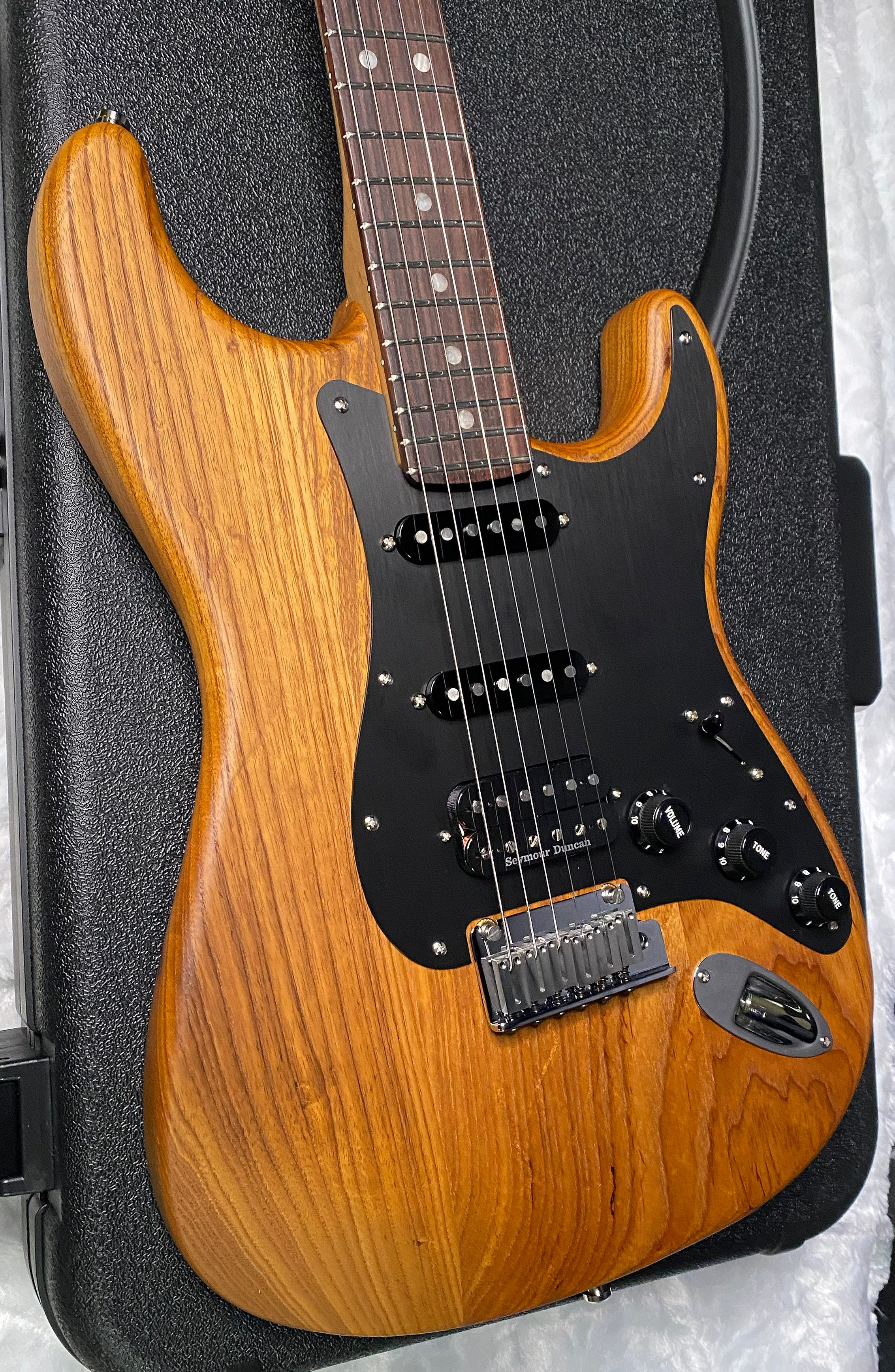 NEW! Fender Limited Edition American Ultra II Stratocaster Roasted Maple Fingerboard - Roasted Ash Body - Natural Finish - Only 7.4lbs - Authorized Dealer - G07509