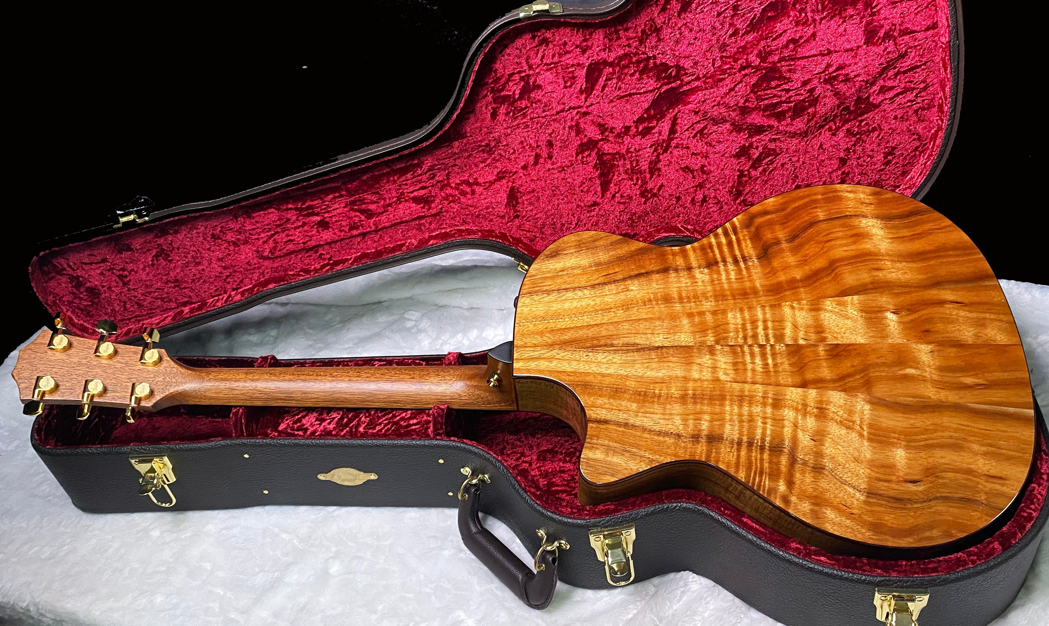 NEW! Taylor Custom 724ce Acoustic-Electric Guitar - Natural Gloss - AAAAA Hand Picked Koa - 4.8lbs - WOW! Authorized Dealer - G07515