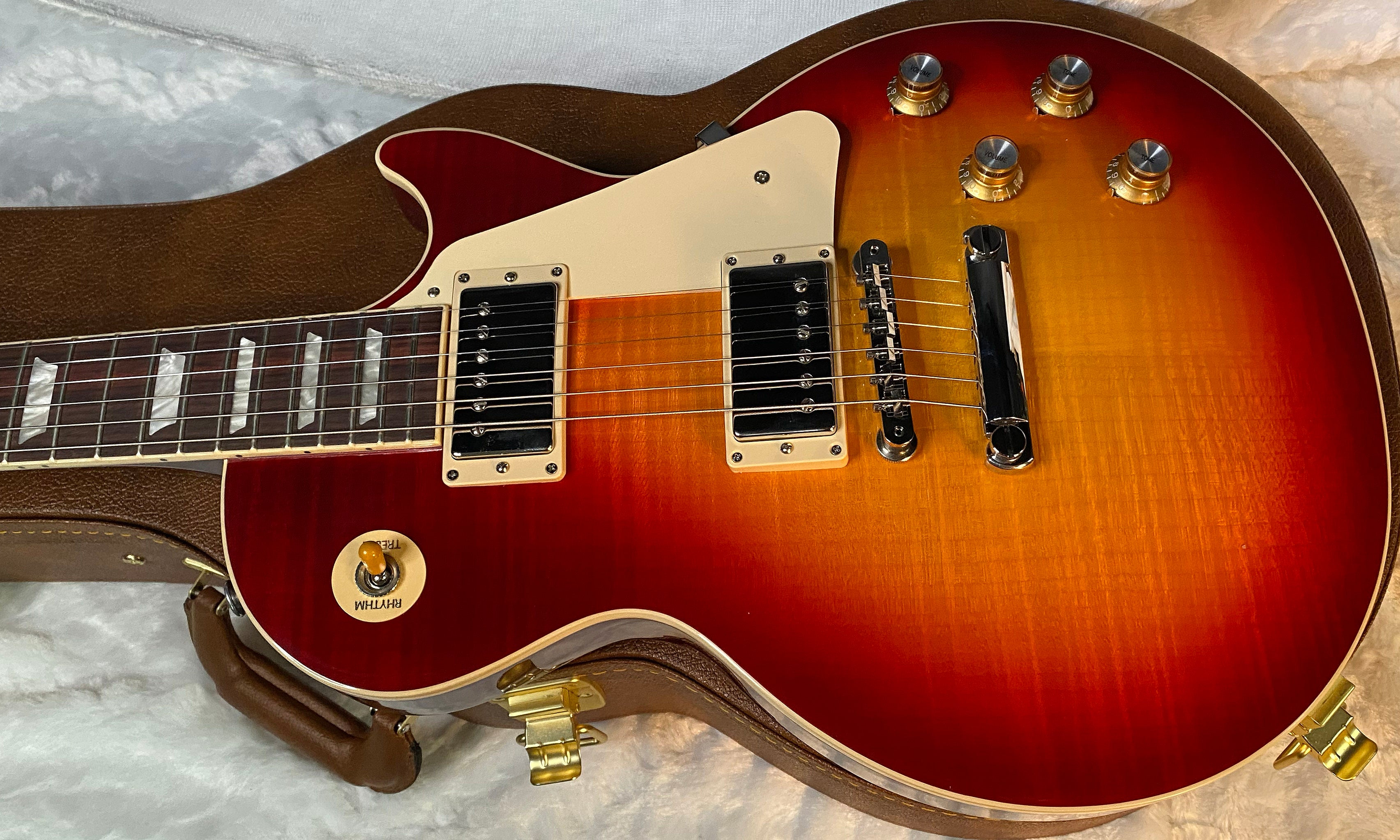 NEW! Gibson Les Paul 60's Standard - Dark Cherry Sunburst - Limited Edition - Authorized Dealer - AAA Flame Maple Top - 9.2 lbs - G06111