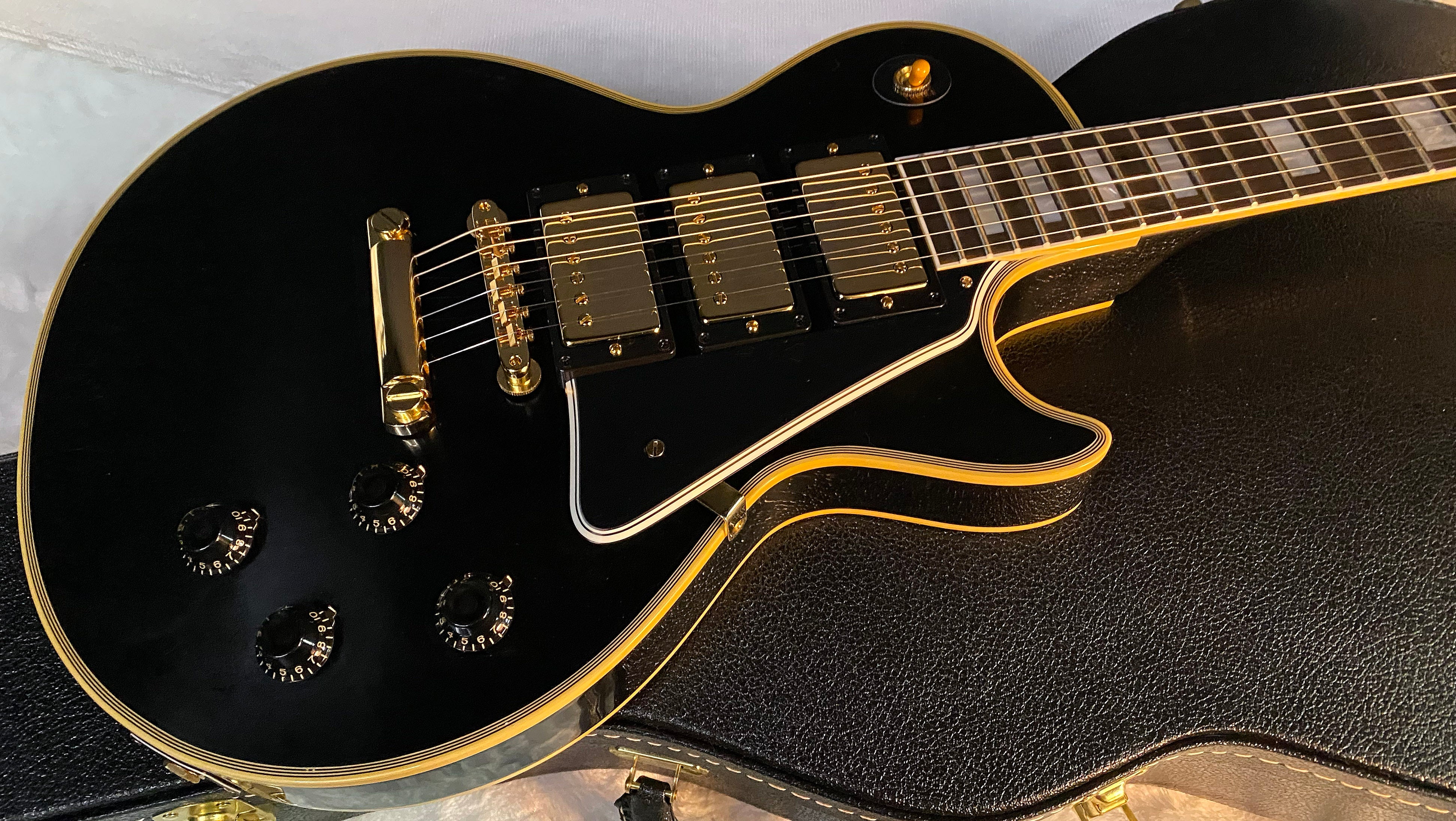 NEW! Gibson Custom Shop Historic 3-Pickup '57 Les Paul Custom Black Beauty Reissue - Ebony VOS - Authorized Dealer - Only 9.45 lbs! G06071