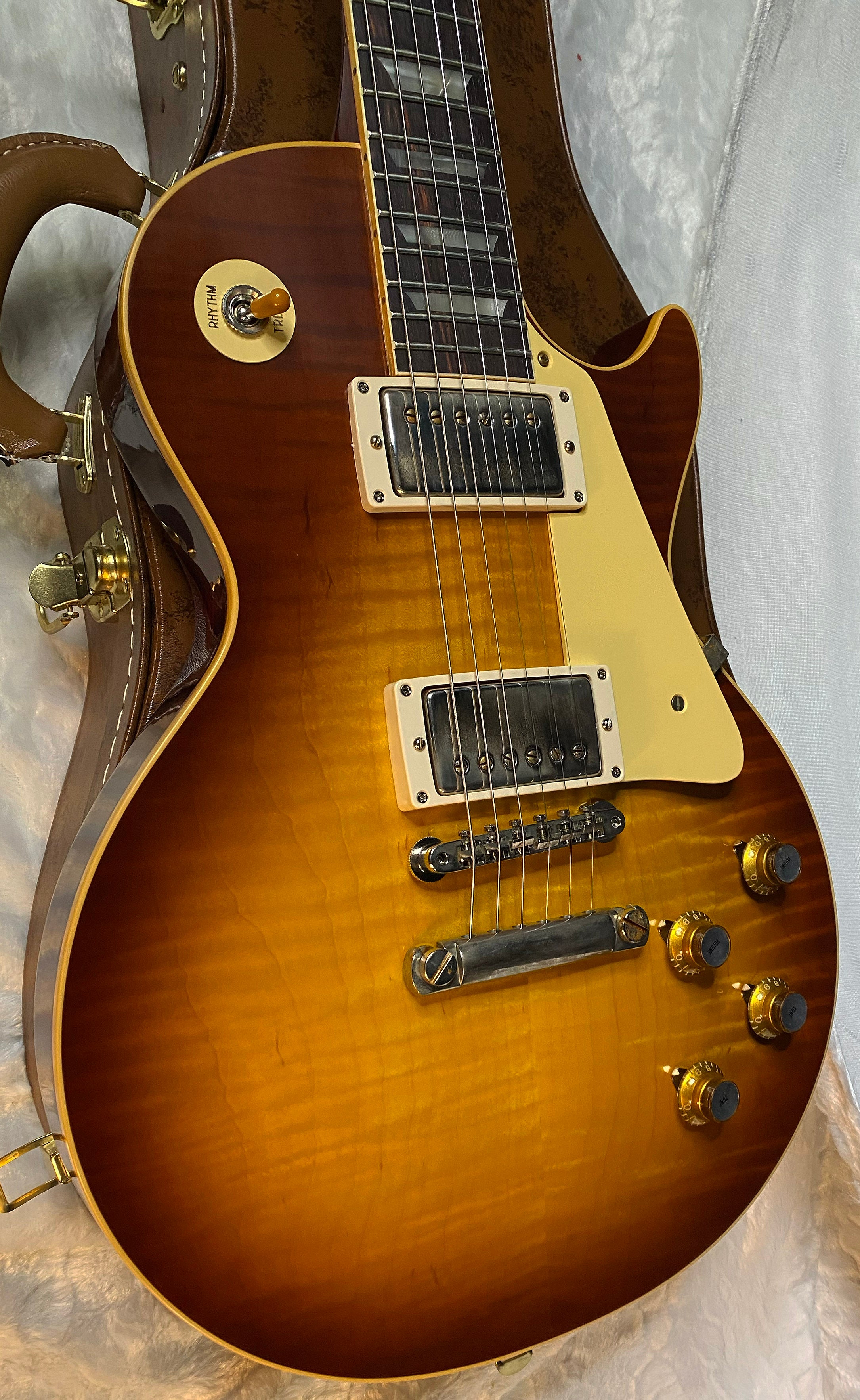 NEW! Gibson Custom 1960 Les Paul Standard Reissue VOS - Iced Tea Burst - Authorized Dealer - ONLY 8.35 lbs - G06067