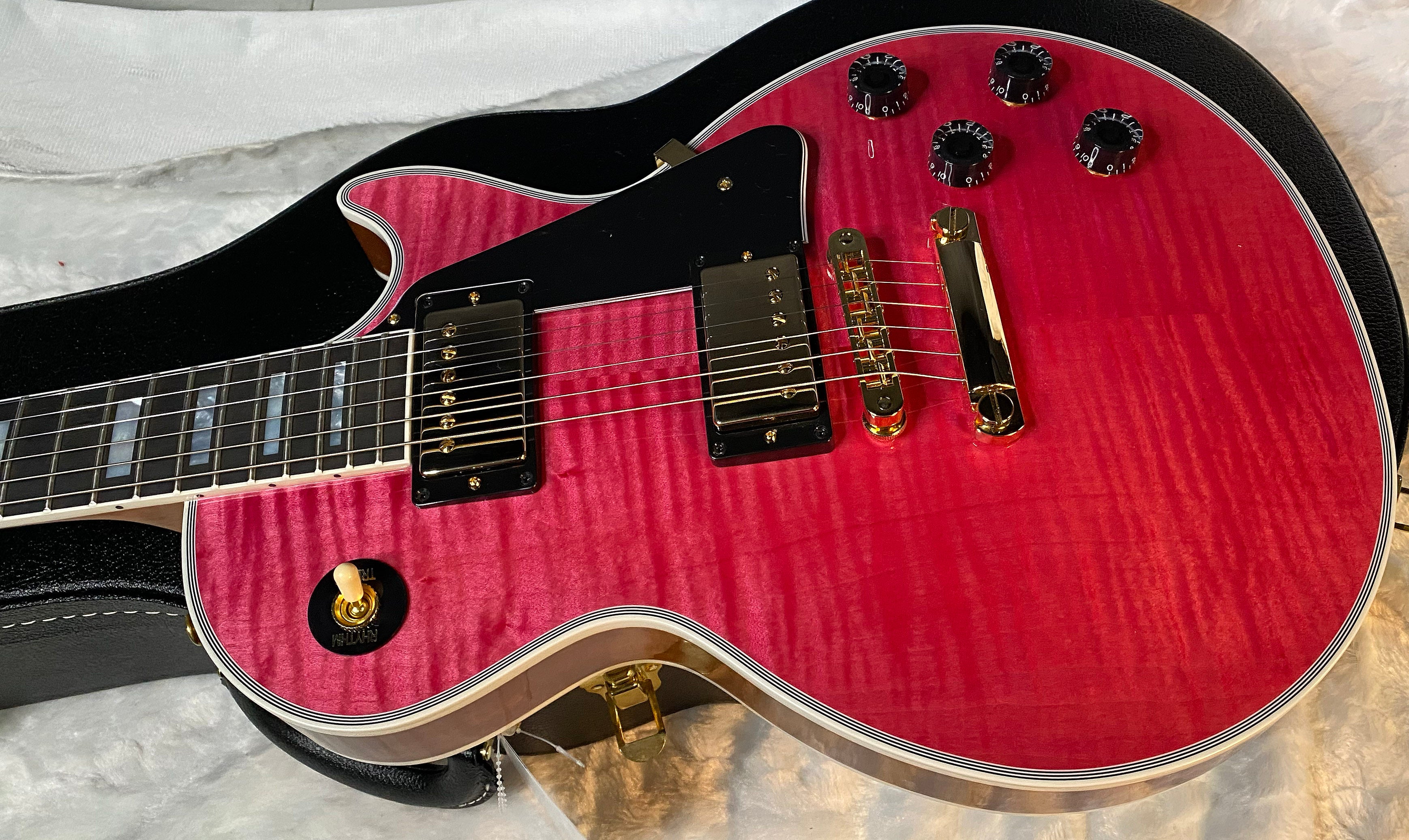 NEW! Gibson Dealer Select Custom Shop Les Paul Custom AAA Figured Top - Transparent Pink - Authorized Dealer - WOW! 8.7 lbs - G06121