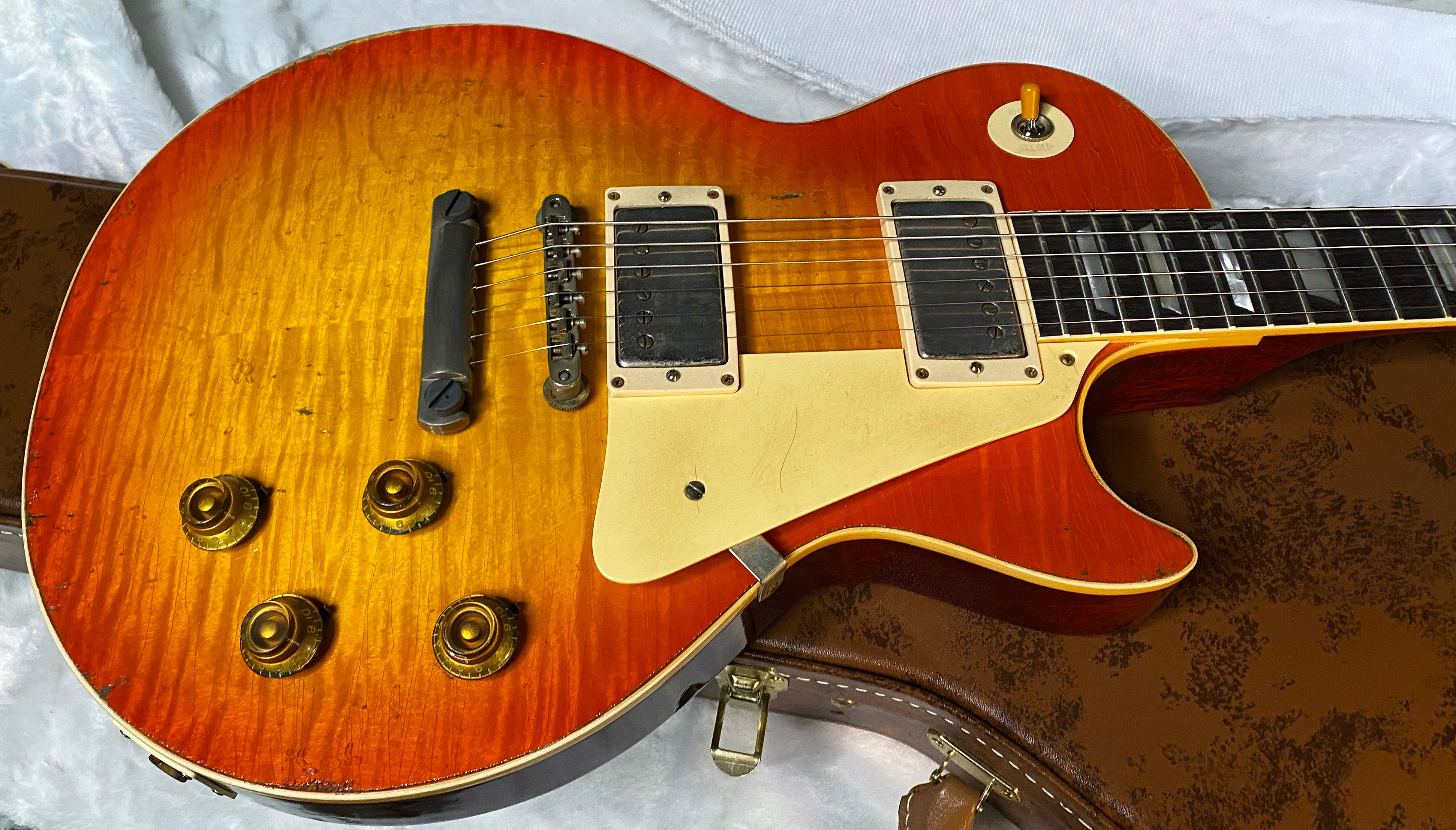 NEW! Gibson Custom 1960 Les Paul Standard Reissue Electric Guitar - Tangerine Burst, Murphy Lab Heavy Aged - Only 8.2lbs - Beautiful Flame Top - Authorized Dealer - G06061