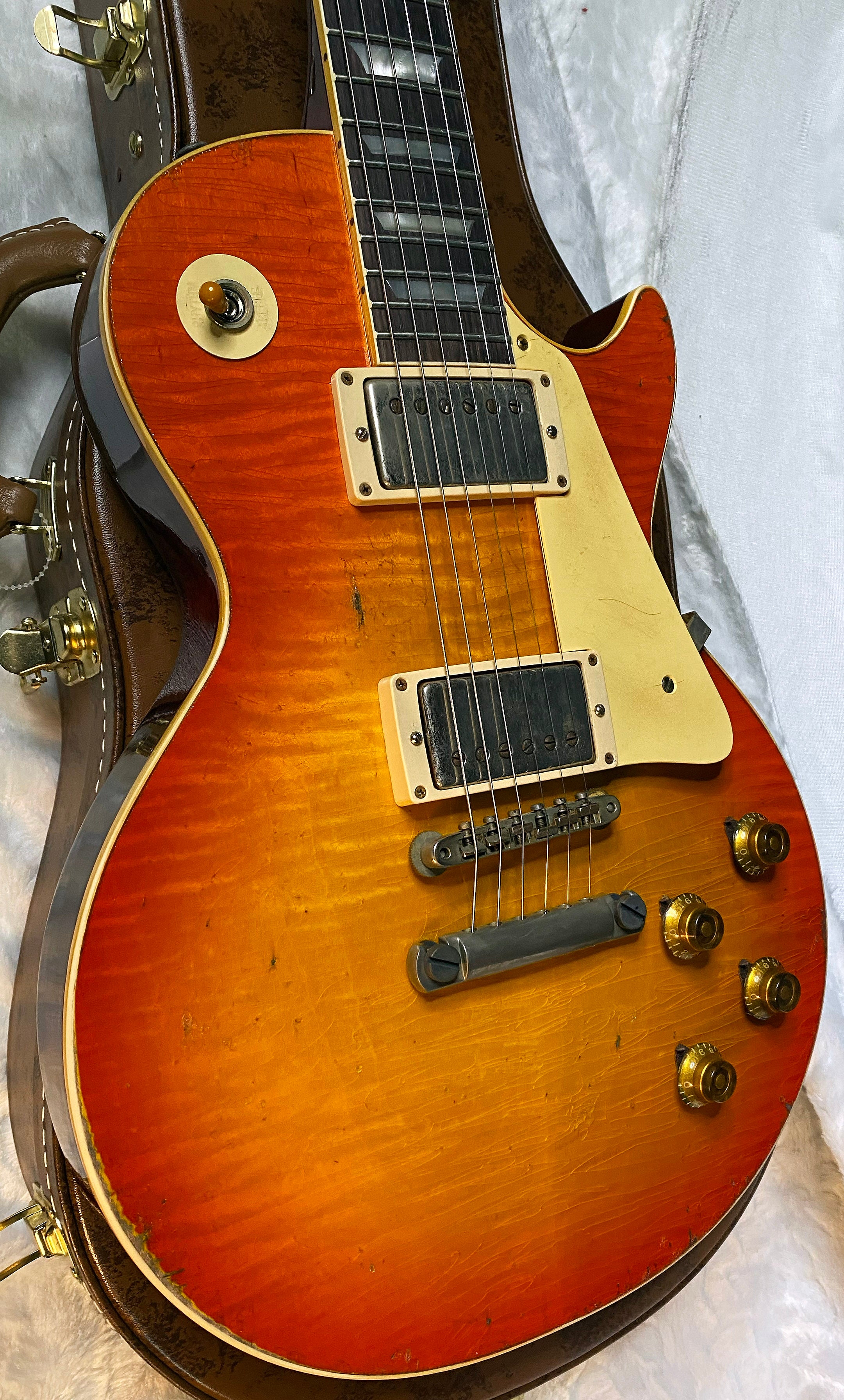 NEW! Gibson Custom 1960 Les Paul Standard Reissue Electric Guitar - Tangerine Burst, Murphy Lab Heavy Aged - Only 8.2lbs - Beautiful Flame Top - Authorized Dealer - G06061