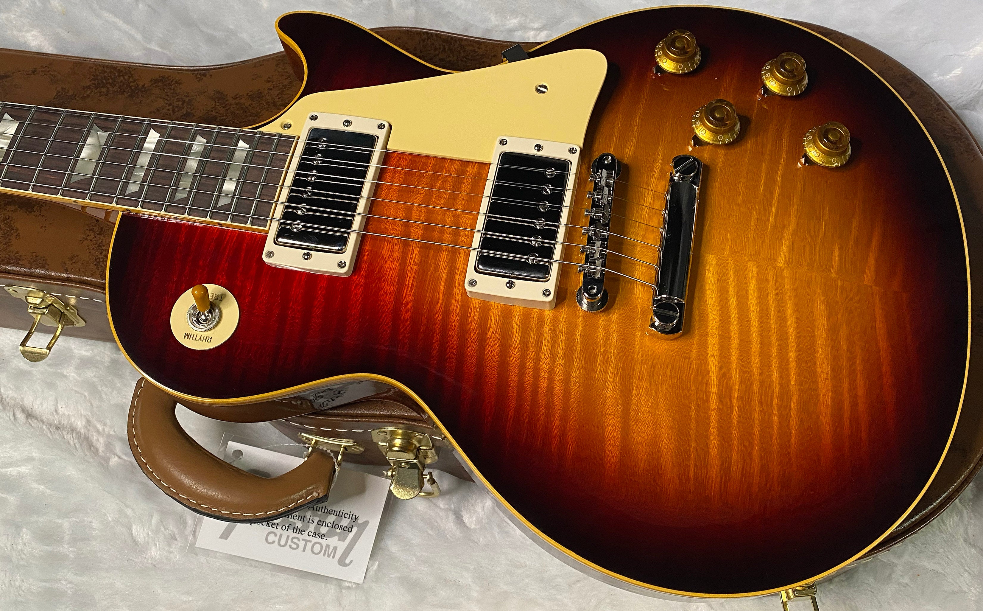 NEW ! Gibson Custom Shop 1959 Les Paul - Tri Burst Gloss Finish - Authorized Dealer - Hand Picked Curly Maple Flame Top - MONSTER TOP - 8.4 lbs - G06820