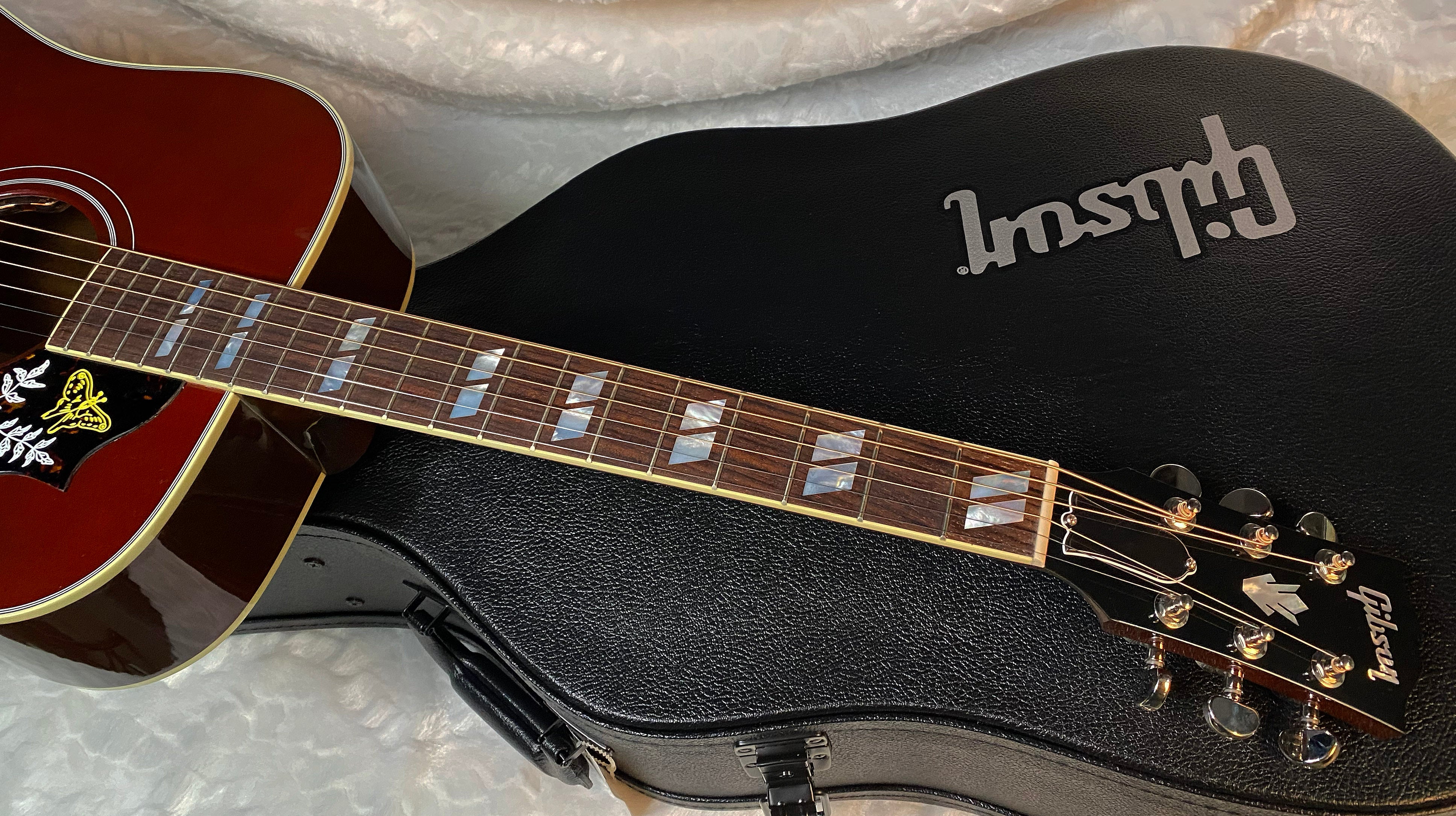 NEW ! 2025 Gibson Acoustic Hummingbird Standard Acoustic-Electric Guitar - Wine Red - 4.65lbs - G04719