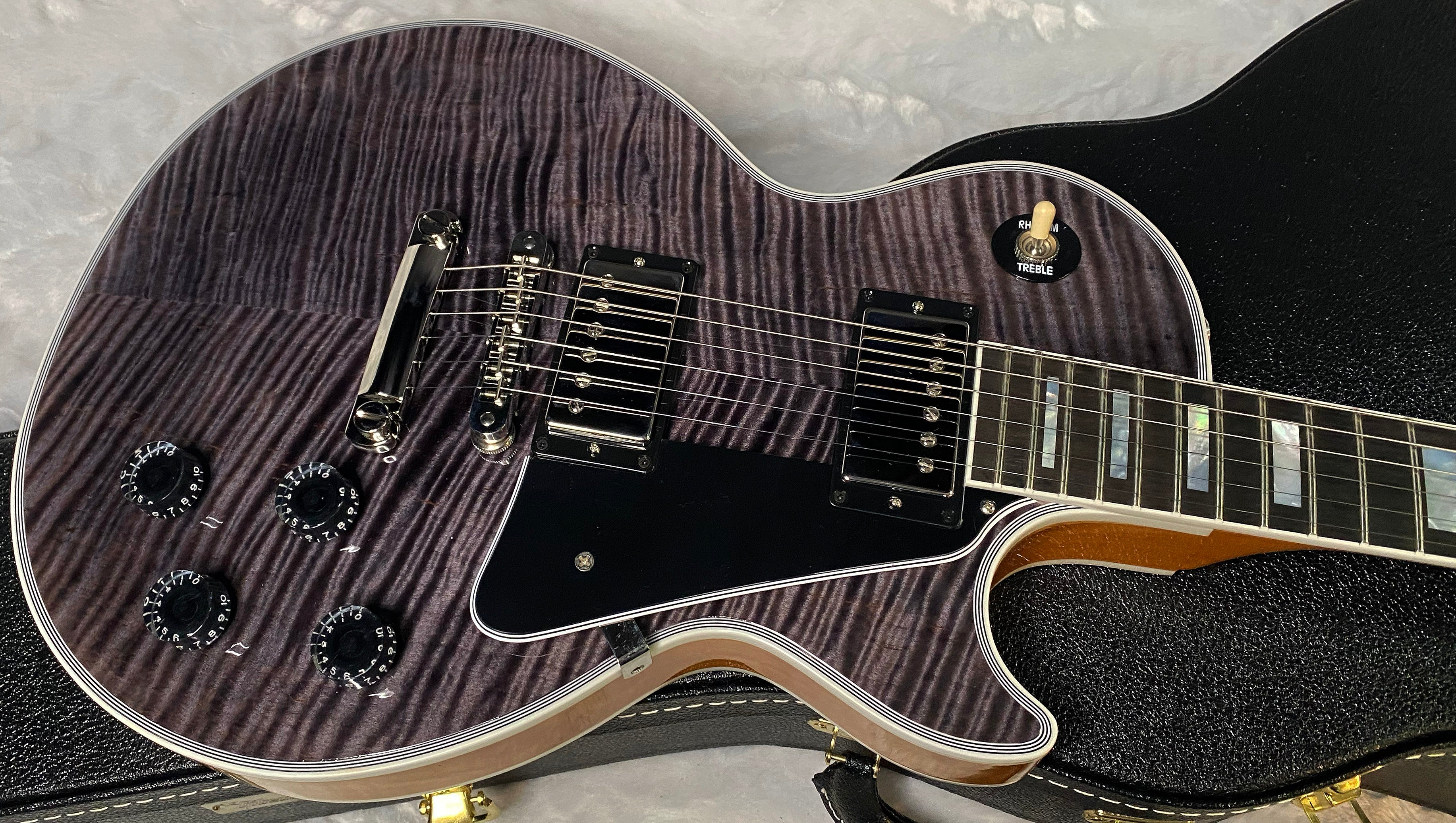 NEW! Gibson Dealer Select Custom Shop Les Paul Custom AAA Figured Flame Top - Transparent Black / Natural Back - Authorized Dealer - Curly Monster Flame! WOW! 8.9 lbs - G06798