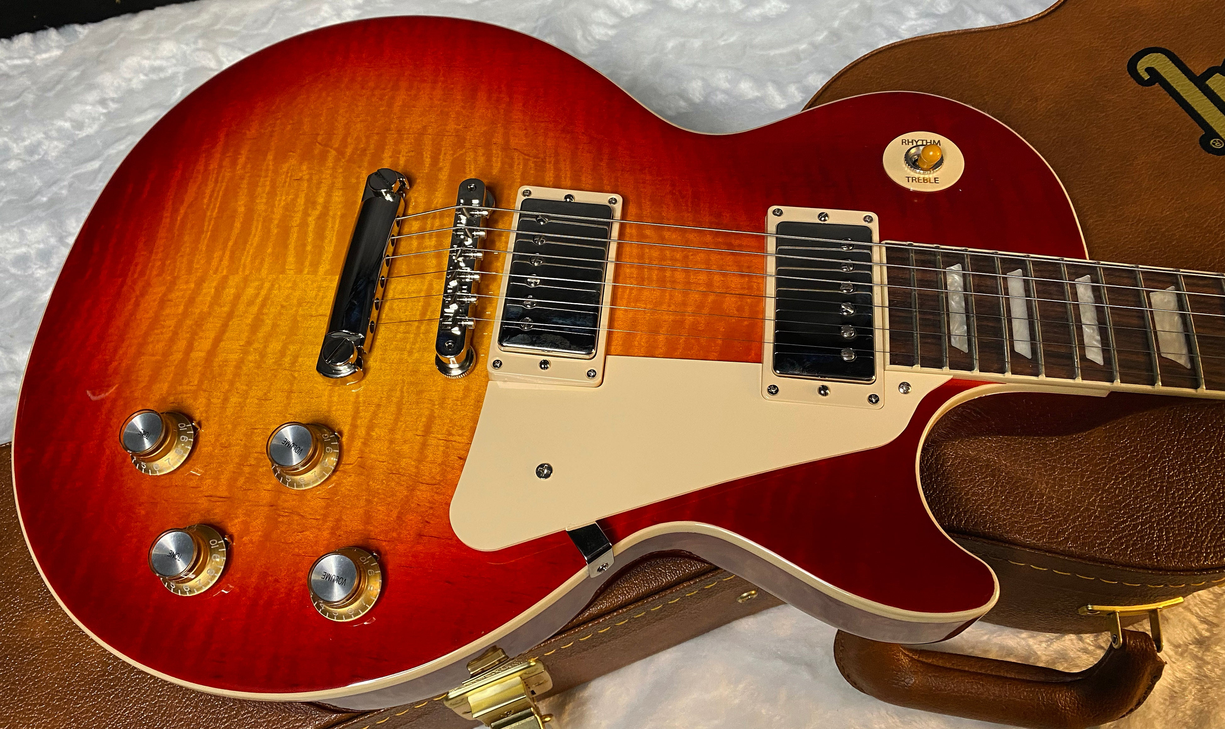 NEW! Gibson Les Paul 60's Standard - Dark Cherry Sunburst - Limited Edition - Authorized Dealer - AAA Flame Maple Top - 9 lbs - G06135