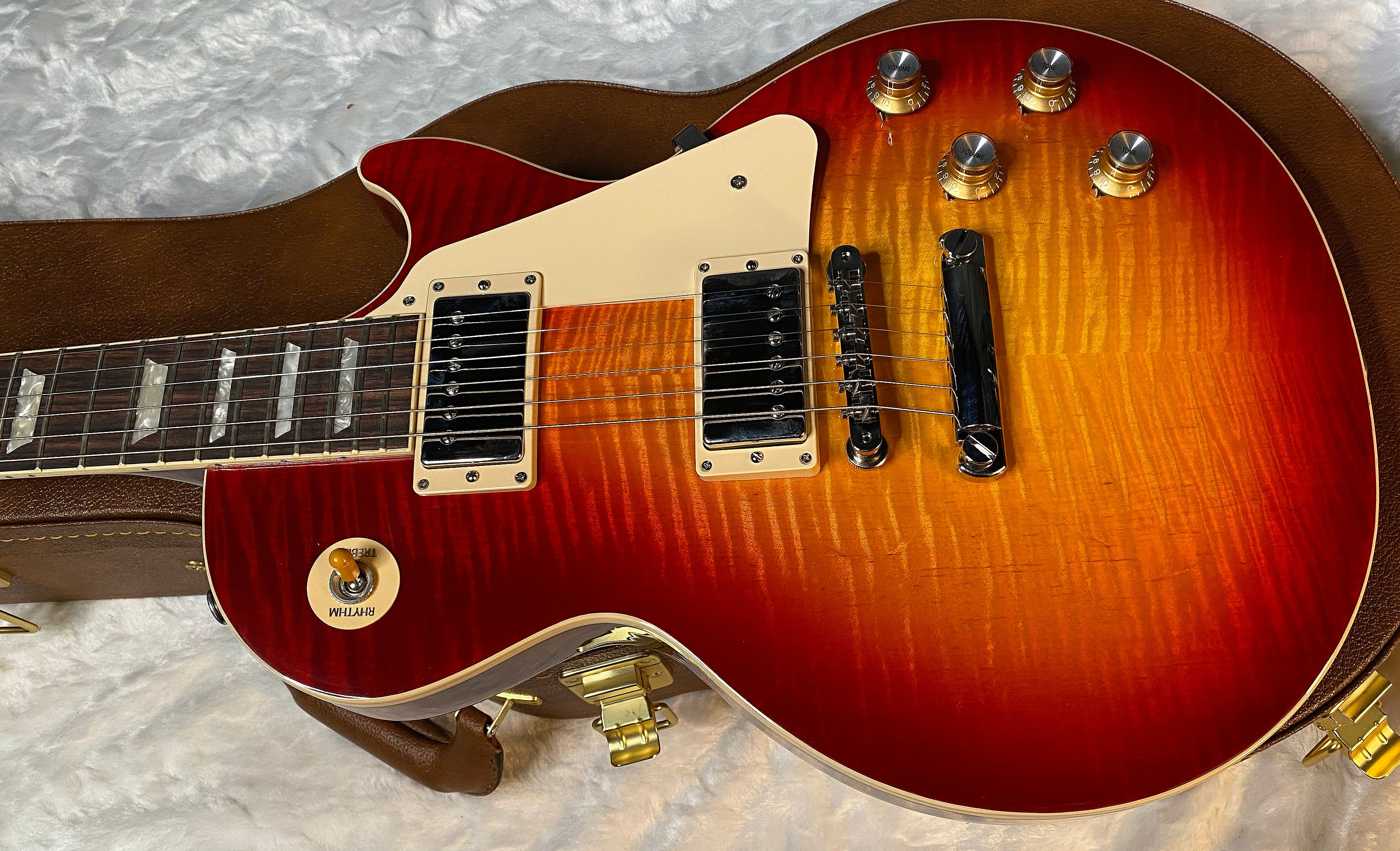 NEW! Gibson Les Paul 60's Standard - Dark Cherry Sunburst - Limited Edition - Authorized Dealer - AAA Flame Maple Top - 9 lbs - G06135