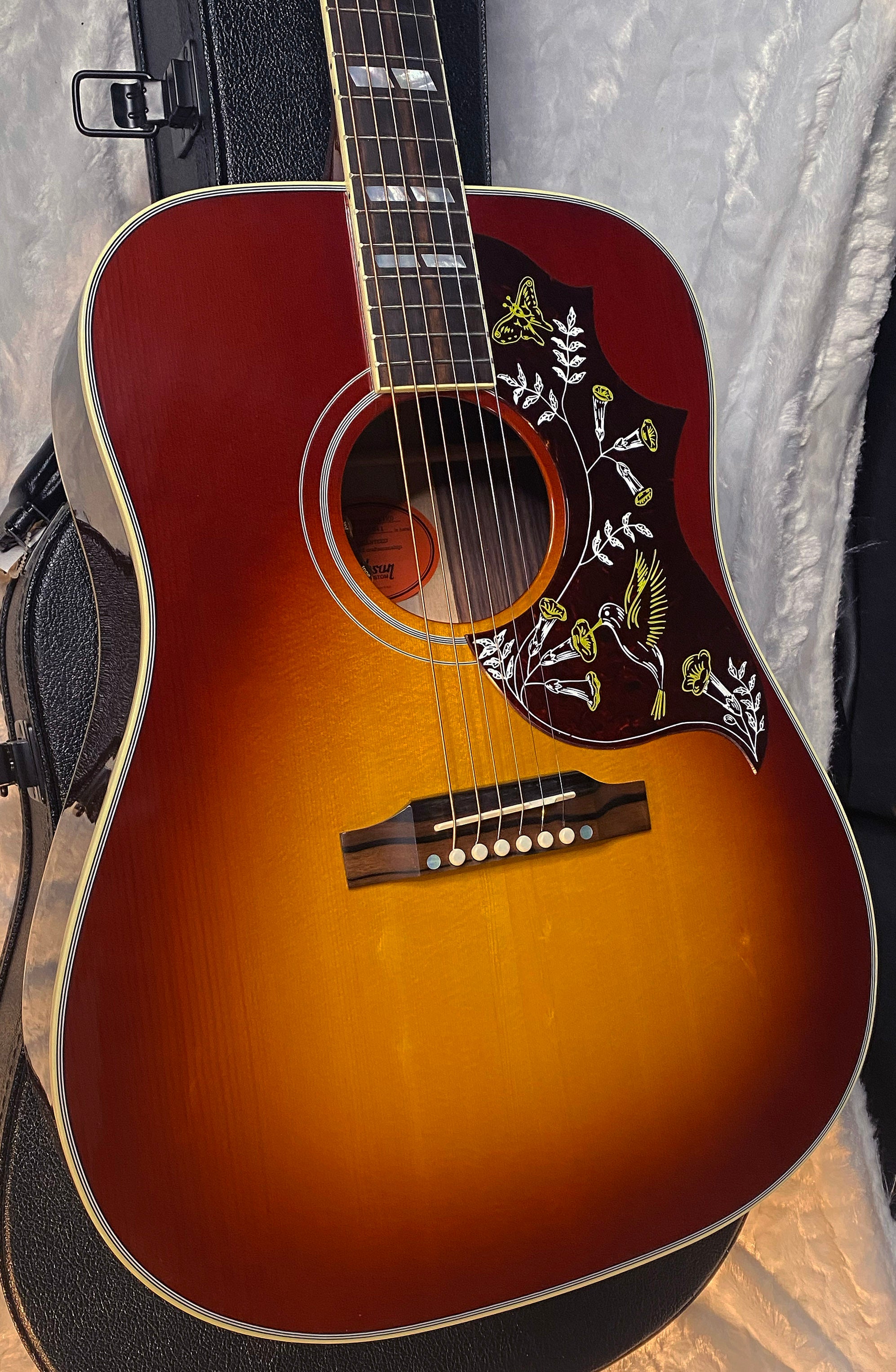 NEW! Gibson Custom Shop Hummingbird Rosewood 3-Piece Back Acoustic-Electric Guitar - Rosewood Burst - 5.1 lbs - Authorized Dealer! G06881