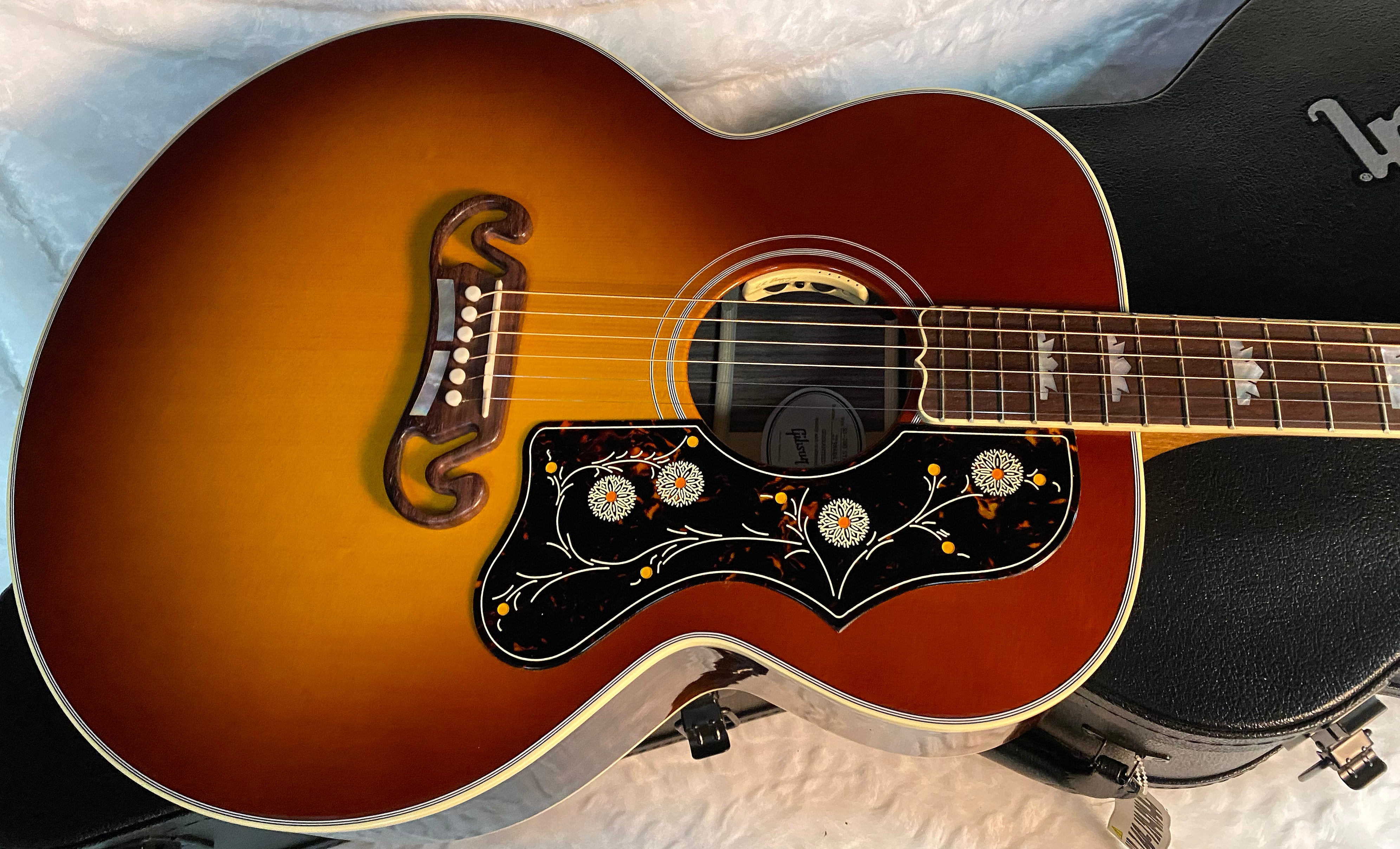 NEW ! Gibson Acoustic SJ-200 Standard Rosewood Acoustic-Electric Guitar - Authorized Dealer - 5.2 lbs - G04735