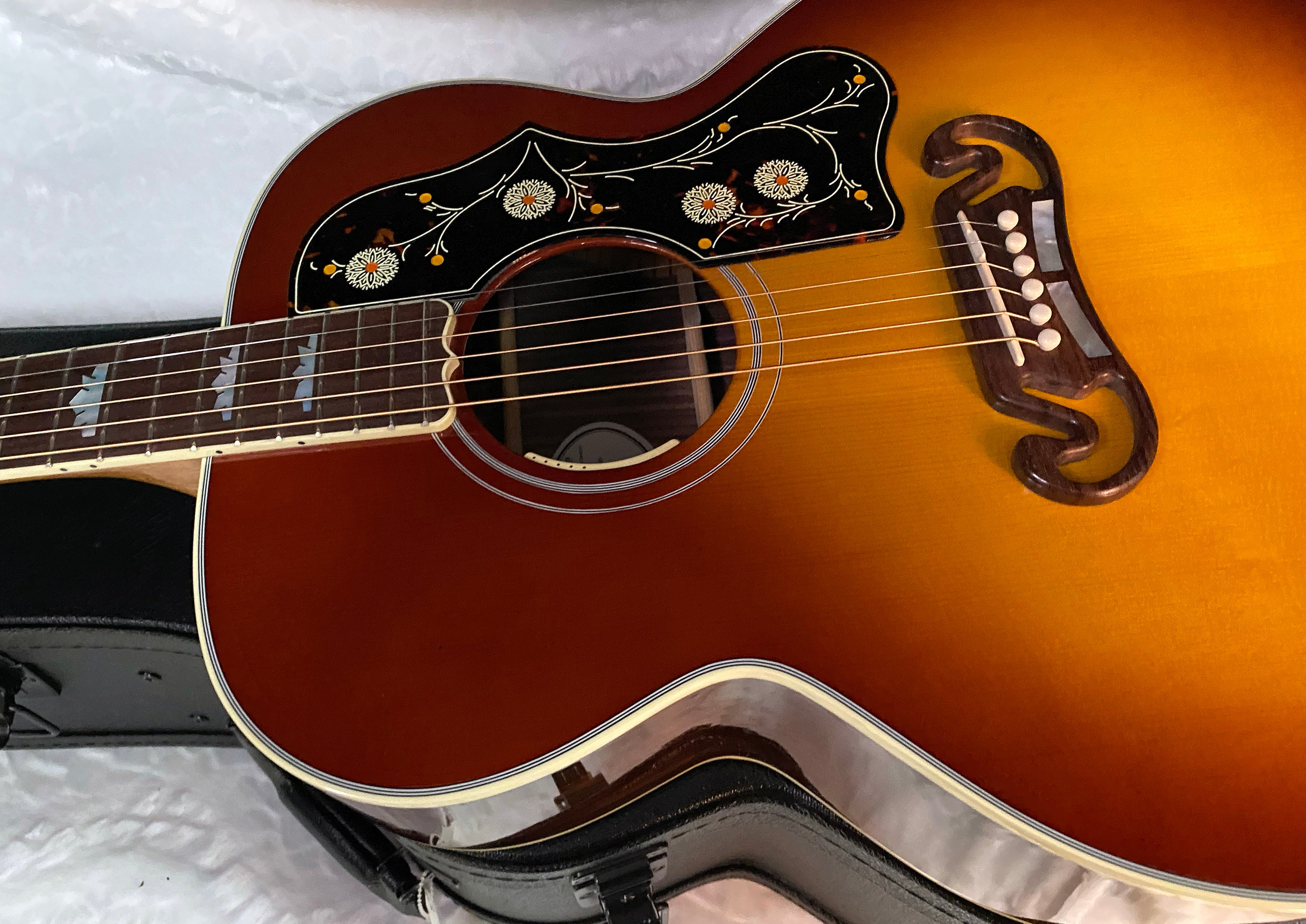 NEW ! Gibson Acoustic SJ-200 Standard Rosewood Acoustic-Electric Guitar - Authorized Dealer - 5.2 lbs - G04735