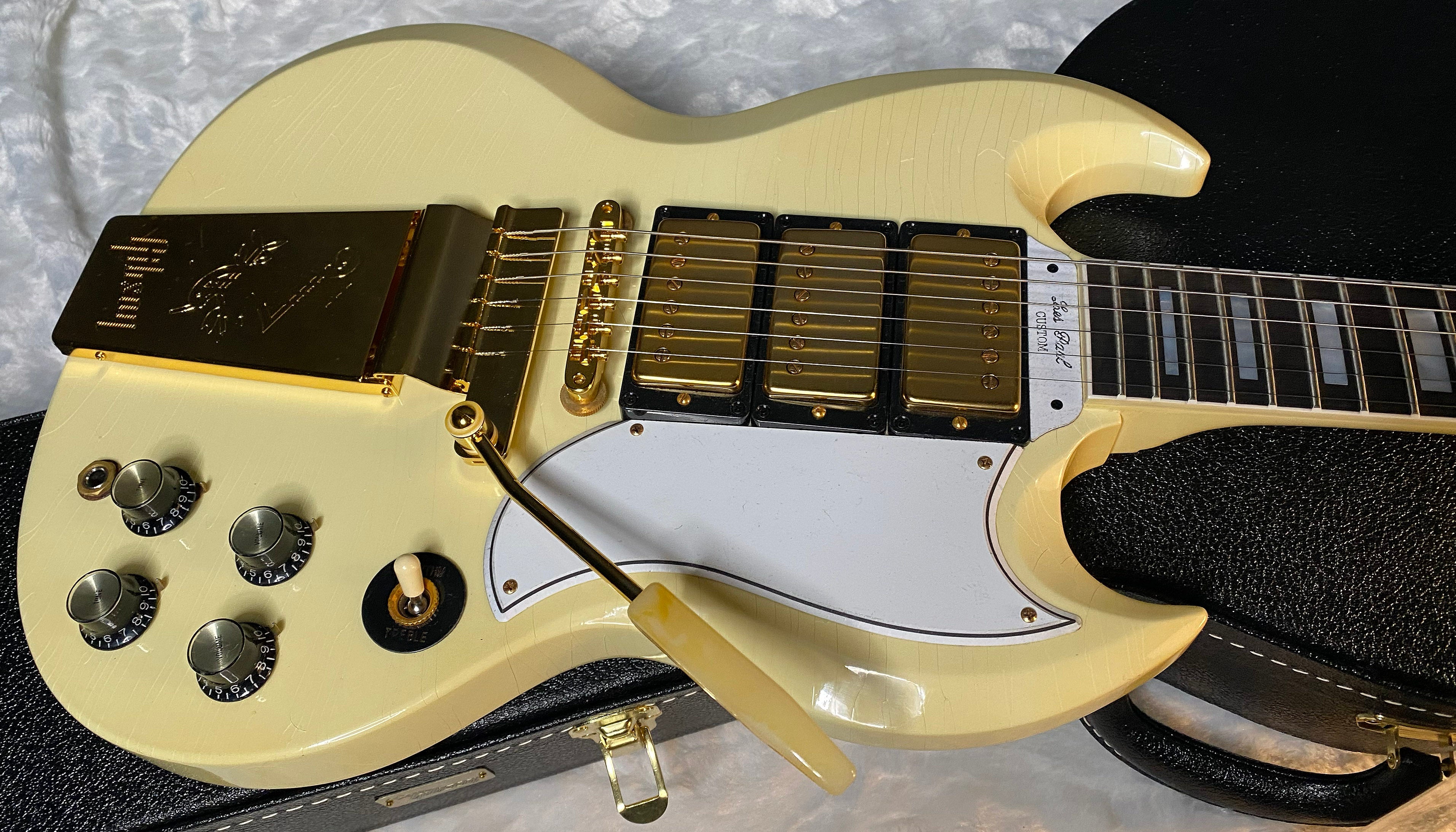 NEW! Gibson SG Standard '63 Custom Reissue Murphy Lab Ultra Light Aged with Maestro Vibrola 3 Pick-Up - Authorized Dealer - G06144