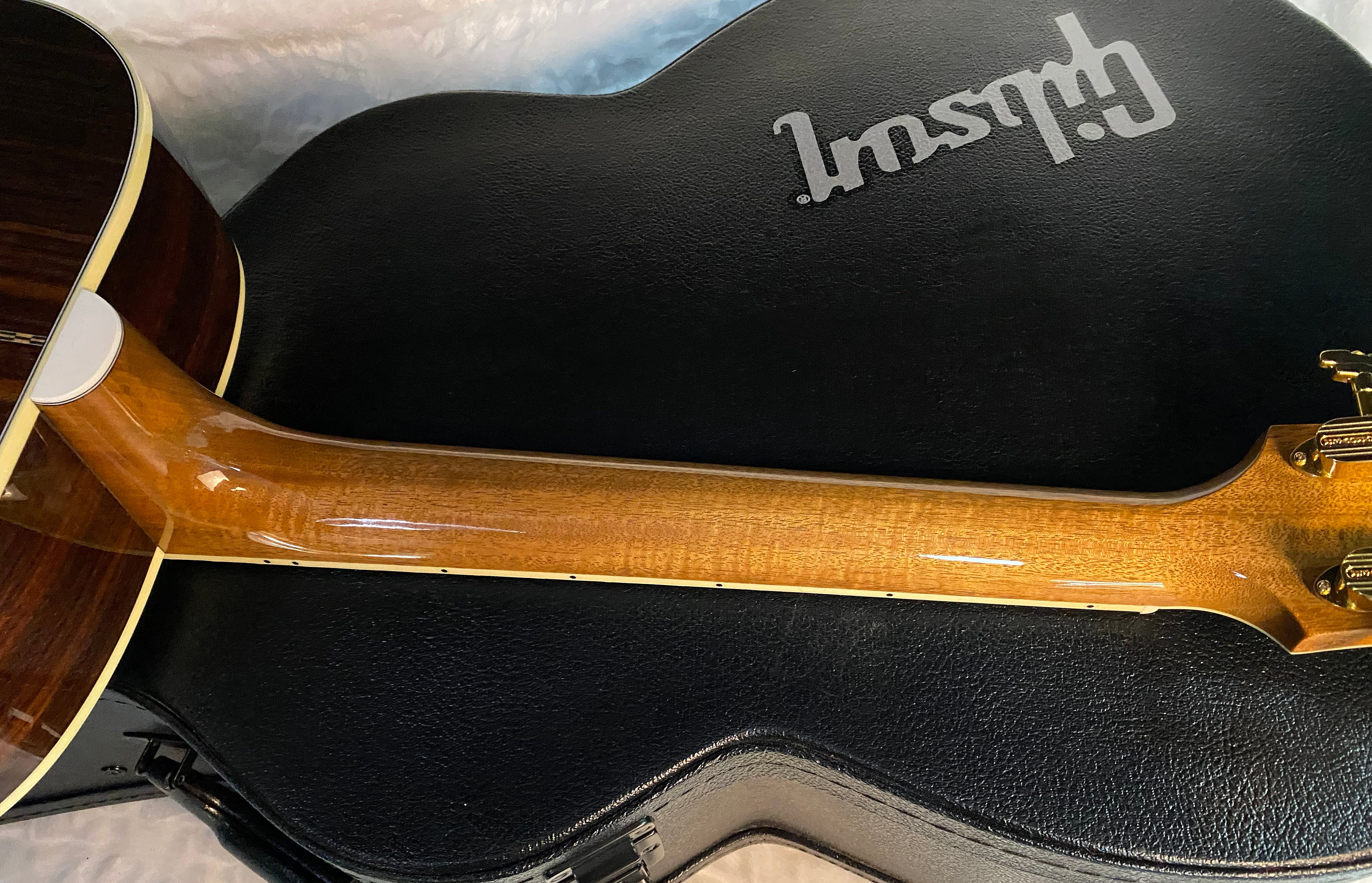 NEW ! Gibson Acoustic SJ-200 Standard Rosewood Acoustic-Electric Guitar - Authorized Dealer - 5.2 lbs - G04735