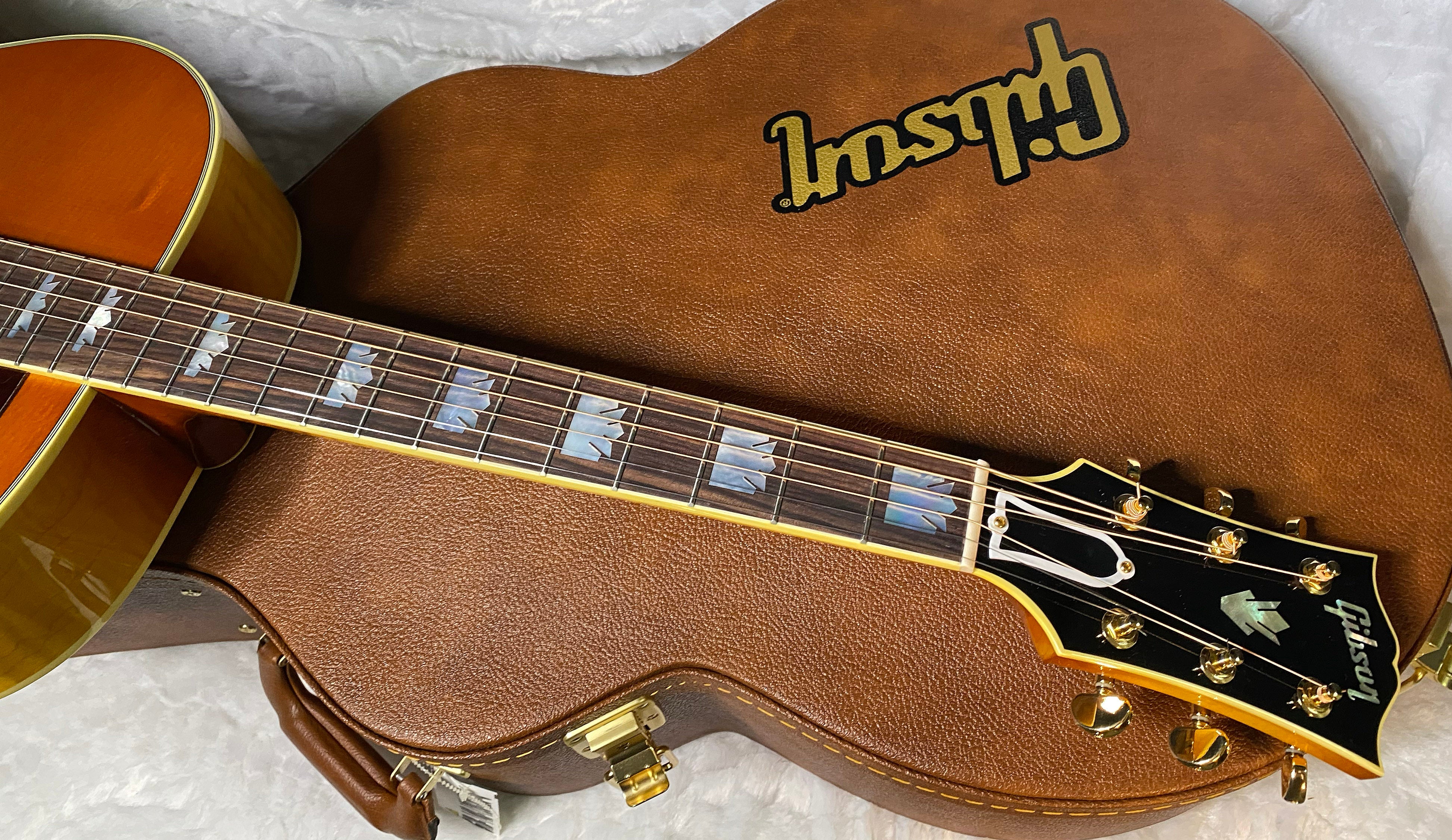 NEW! ! Gibson SJ-200 Original Acoustic Electric - Heritage Cherry Sunburst - Authorized Dealer - 5.4 lbs - G05443