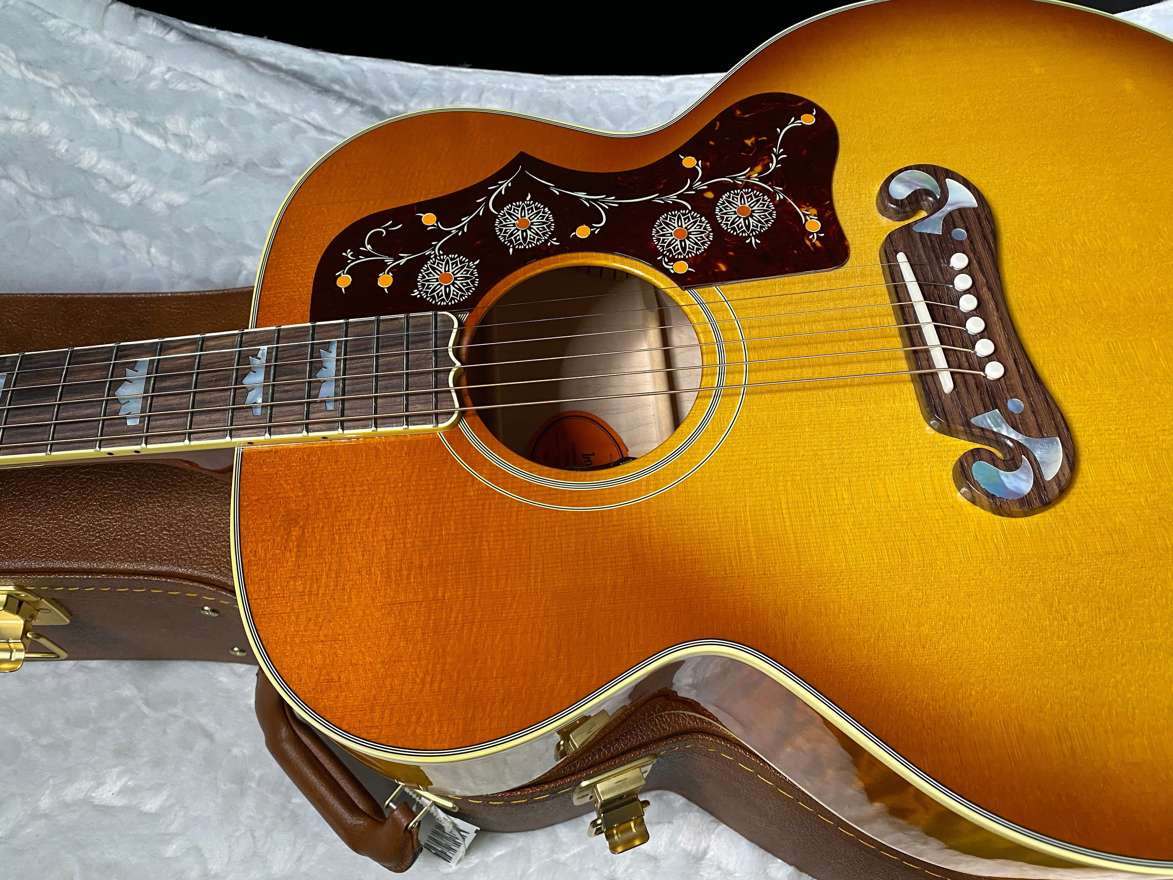 NEW! ! Gibson SJ-200 Original Acoustic Electric - Heritage Cherry Sunburst - Authorized Dealer - 5.4 lbs - G05443