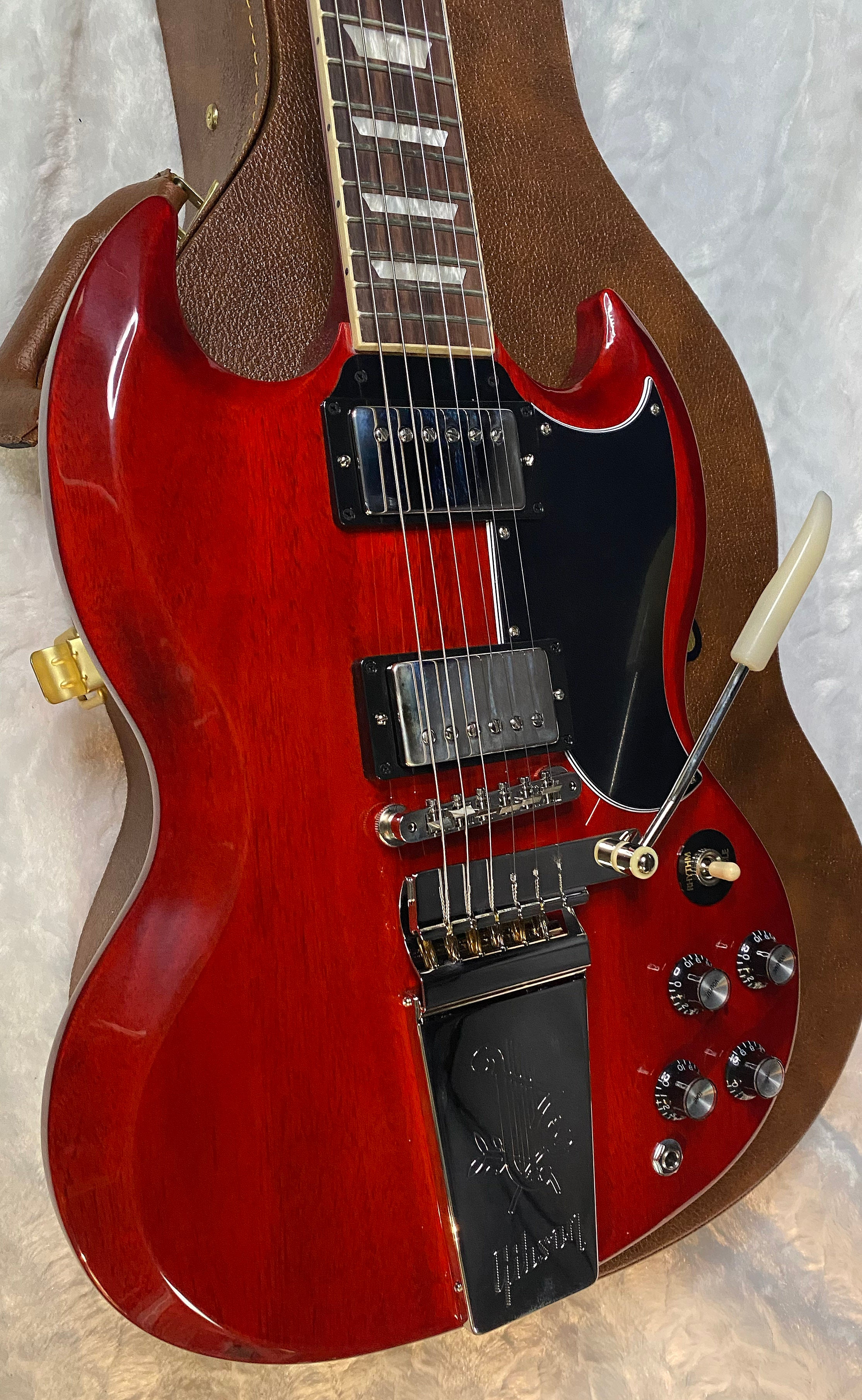 NEW! Gibson SG Standard '61 Maestro Vibrola Vintage Cherry - 7.3 lbs - Authorized Dealer! G06888