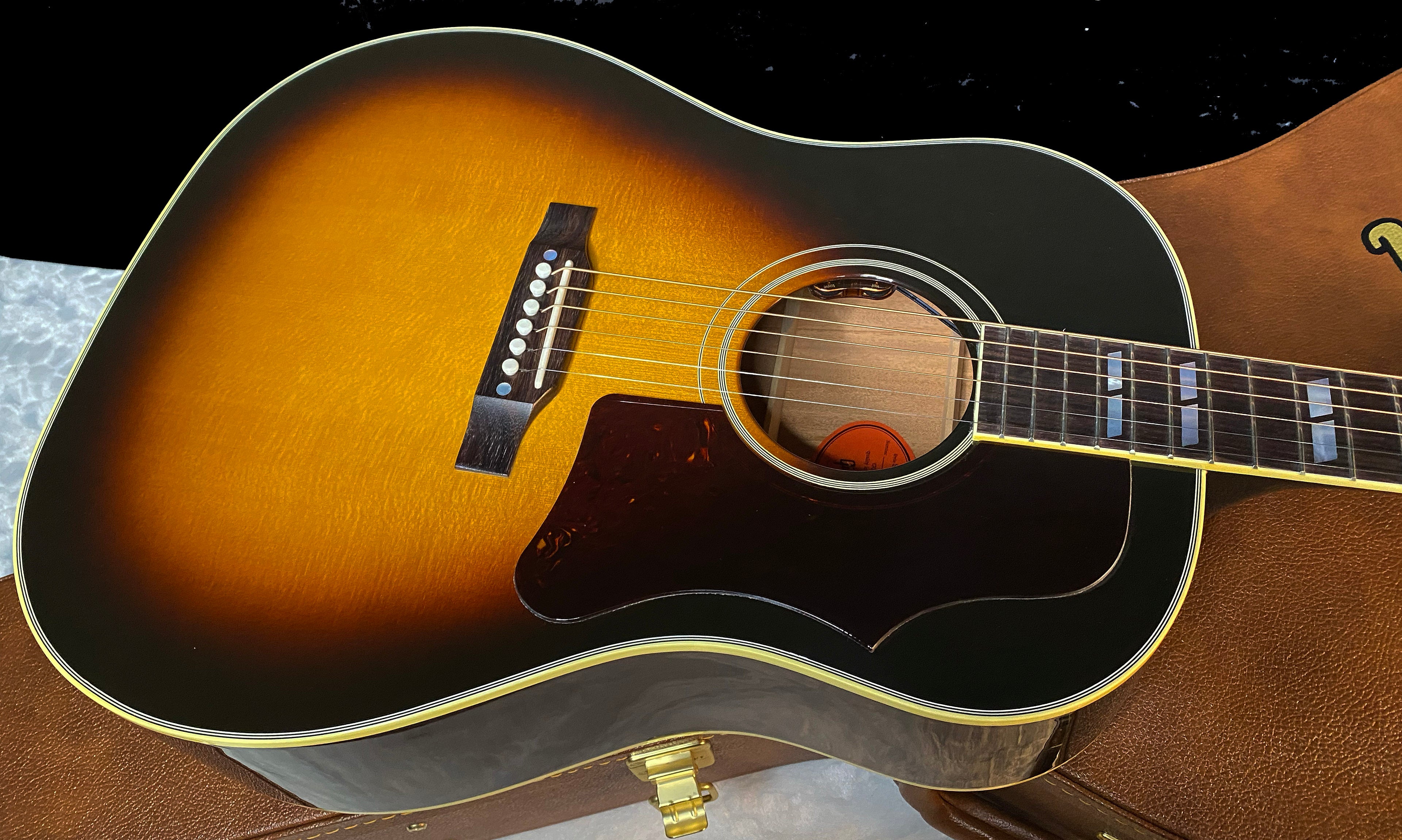 NEW ! Gibson Southern Jumbo Original Vintage Sunburst - 4.5 lbs - Authorized Dealer - In Stock - Warranty- G06165